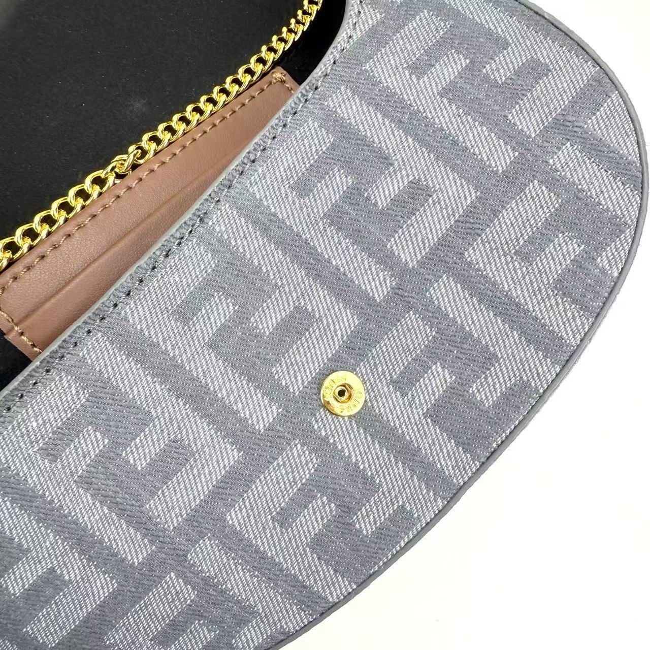Fendi 原單 FF老花鏈條翻蓋斜背包復古經典迷你包