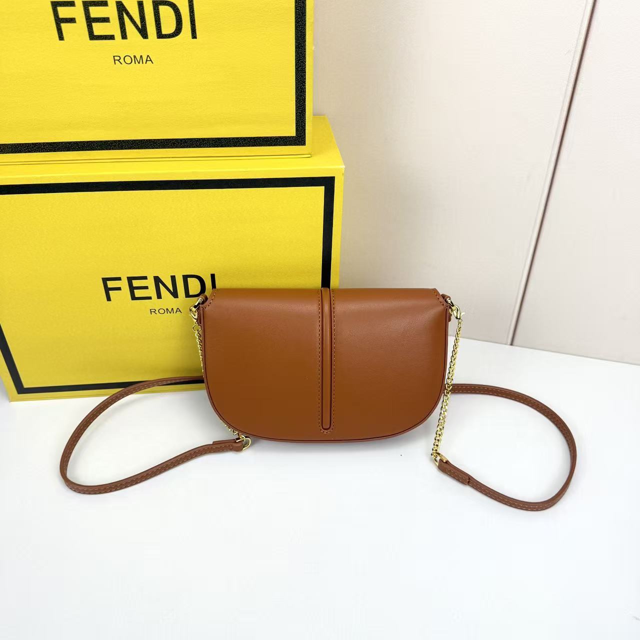 Fendi A貨 焦糖棕鏈條翻蓋斜背包百搭復古小包
