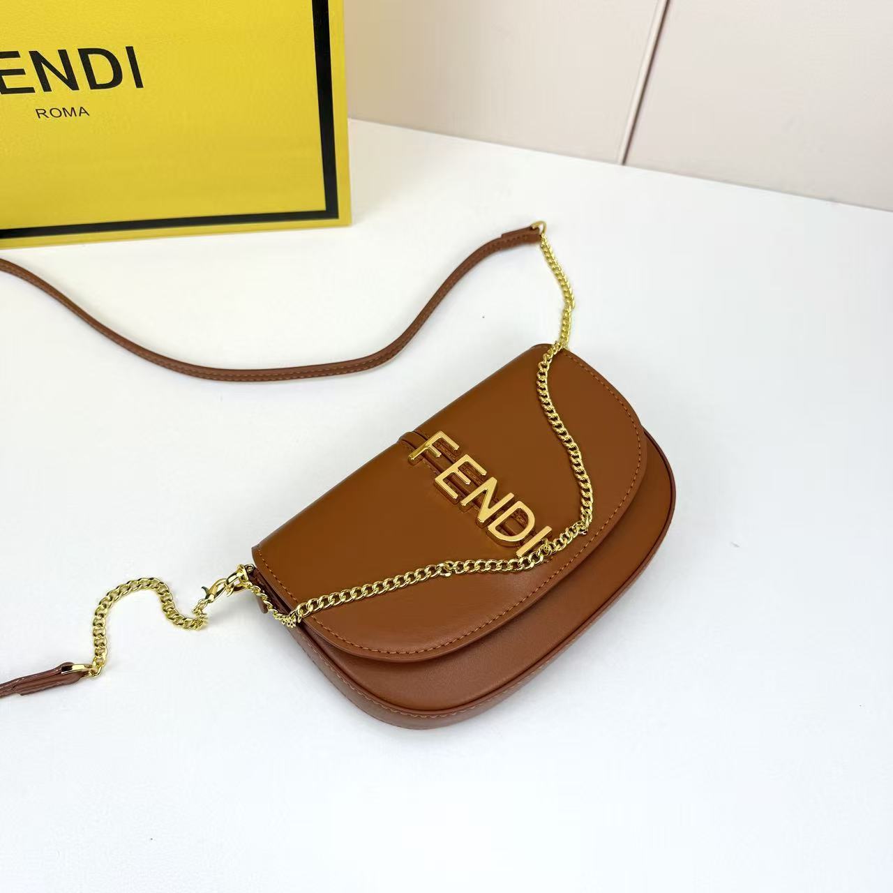 Fendi A貨 焦糖棕鏈條翻蓋斜背包百搭復古小包