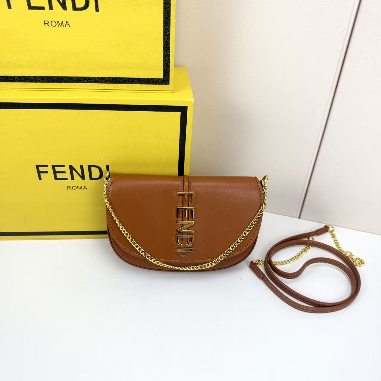 Fendi A貨 焦糖棕鏈條翻蓋斜背包百搭復古小包