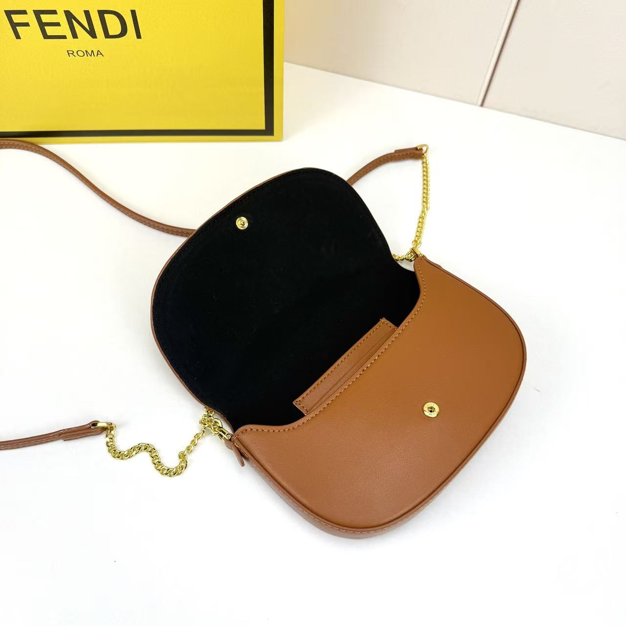 Fendi A貨 焦糖棕鏈條翻蓋斜背包百搭復古小包
