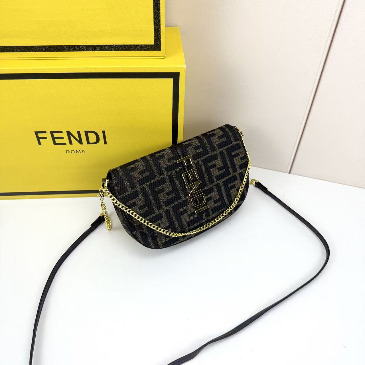 Fendi 復刻 FF老花黑色鏈條斜背包經典復古迷你包