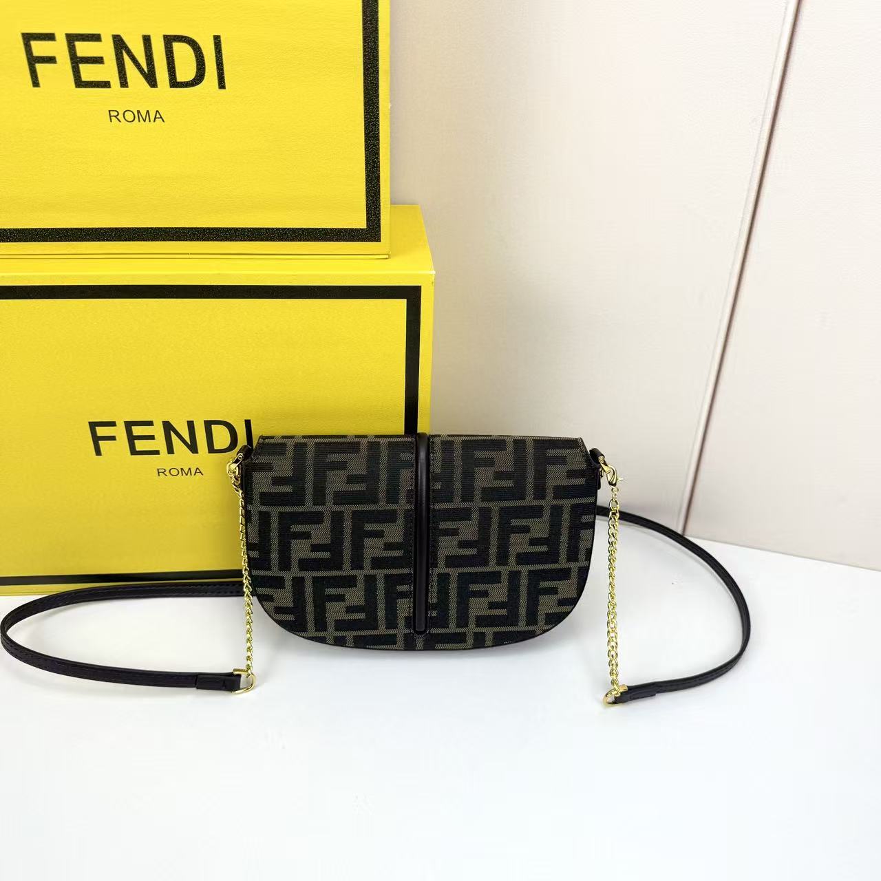 Fendi 復刻 FF老花黑色鏈條斜背包經典復古迷你包
