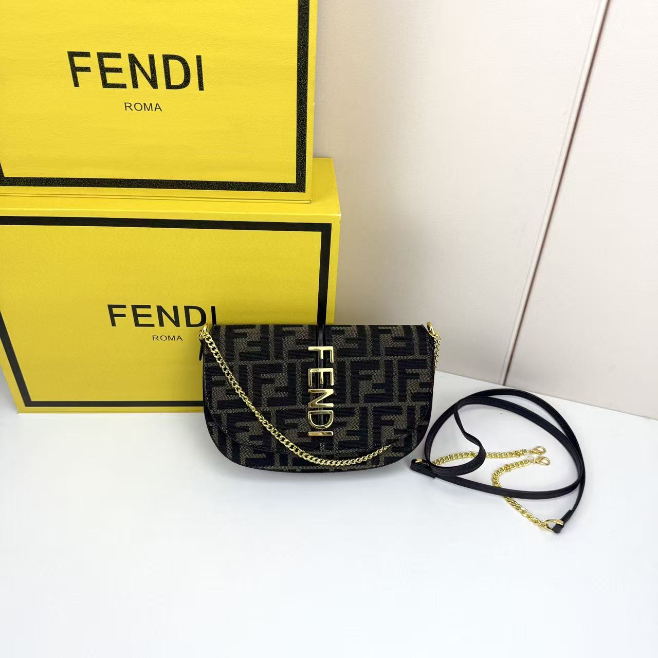Fendi 復刻 FF老花黑色鏈條斜背包經典復古迷你包