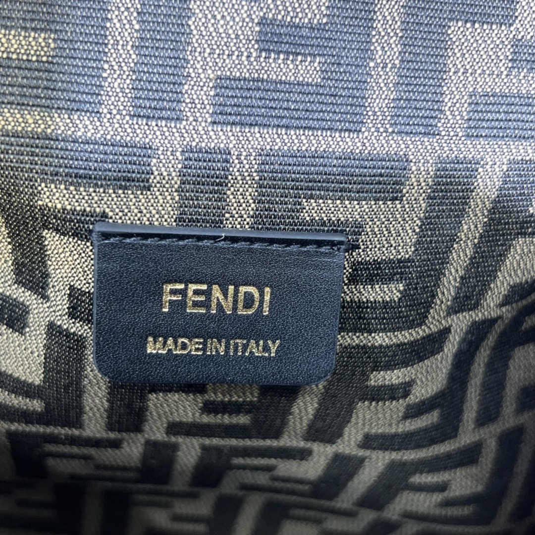 Fendi高仿First女士肩背包簡約設計氣質百搭斜背款