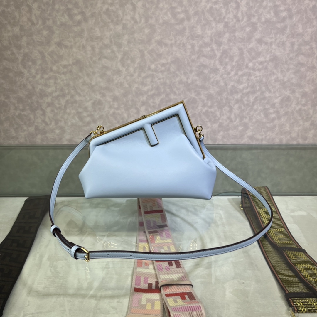 FendiA貨First女士藍色手提包清新氣質百搭輕奢款