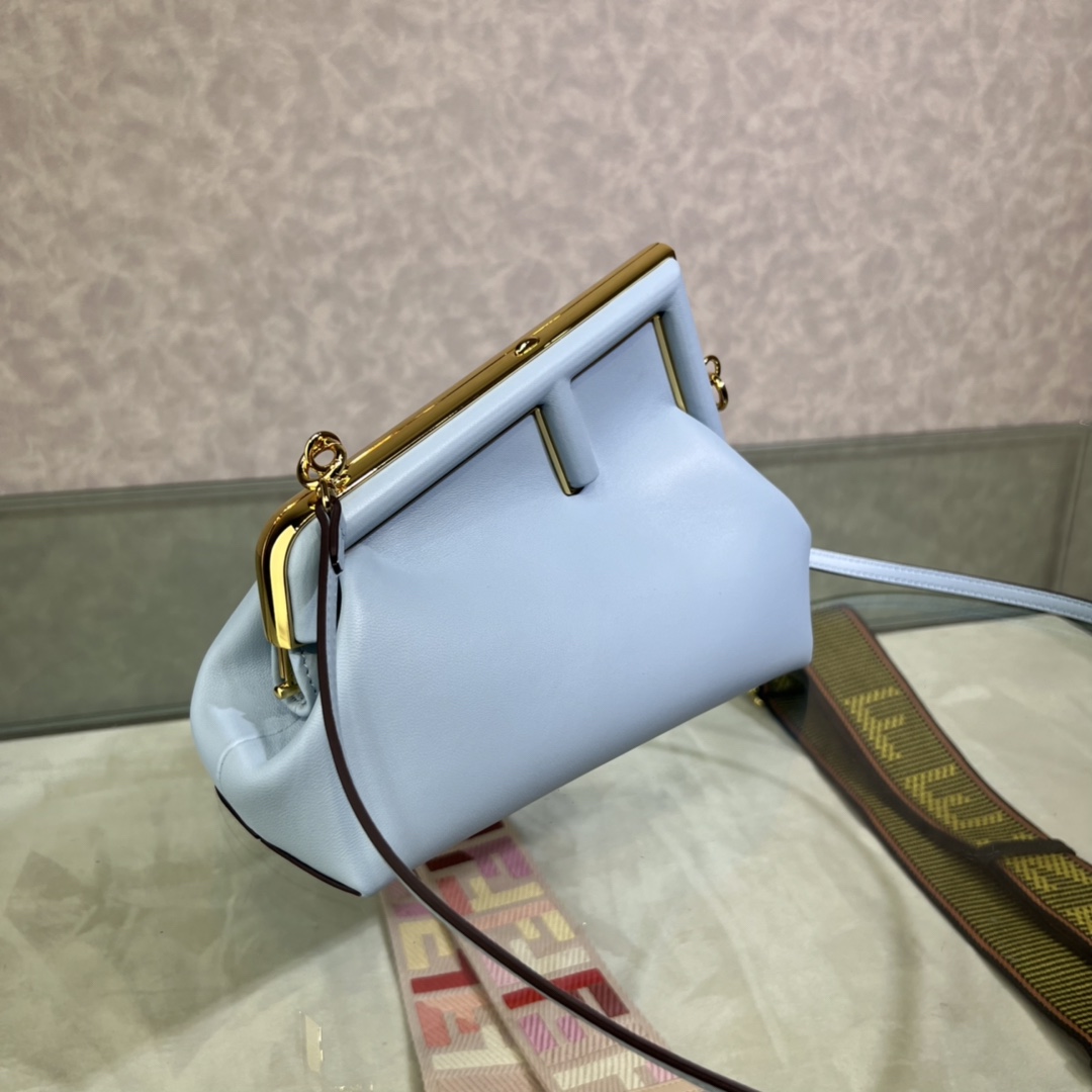 FendiA貨First女士藍色手提包清新氣質百搭輕奢款