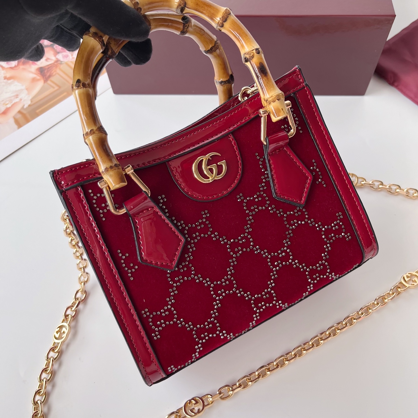 Gucci Diana 竹節手提包 酒紅色亮面皮革 迷你鍊條斜背包| 9 Gucci Diana 竹節手提包 酒紅色亮面皮革 迷你鍊條斜背包