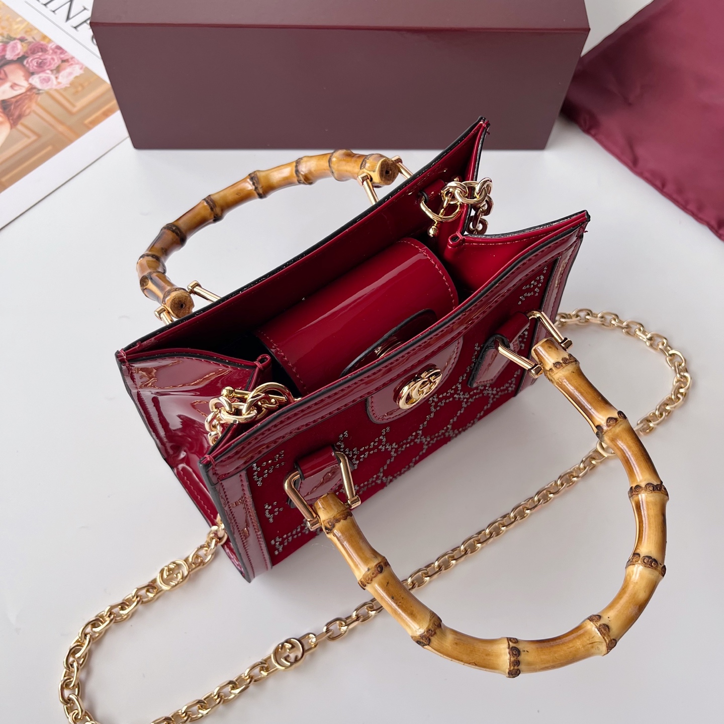 Gucci Diana 竹節手提包 酒紅色亮面皮革 迷你鍊條斜背包| 8 Gucci Diana 竹節手提包 酒紅色亮面皮革 迷你鍊條斜背包