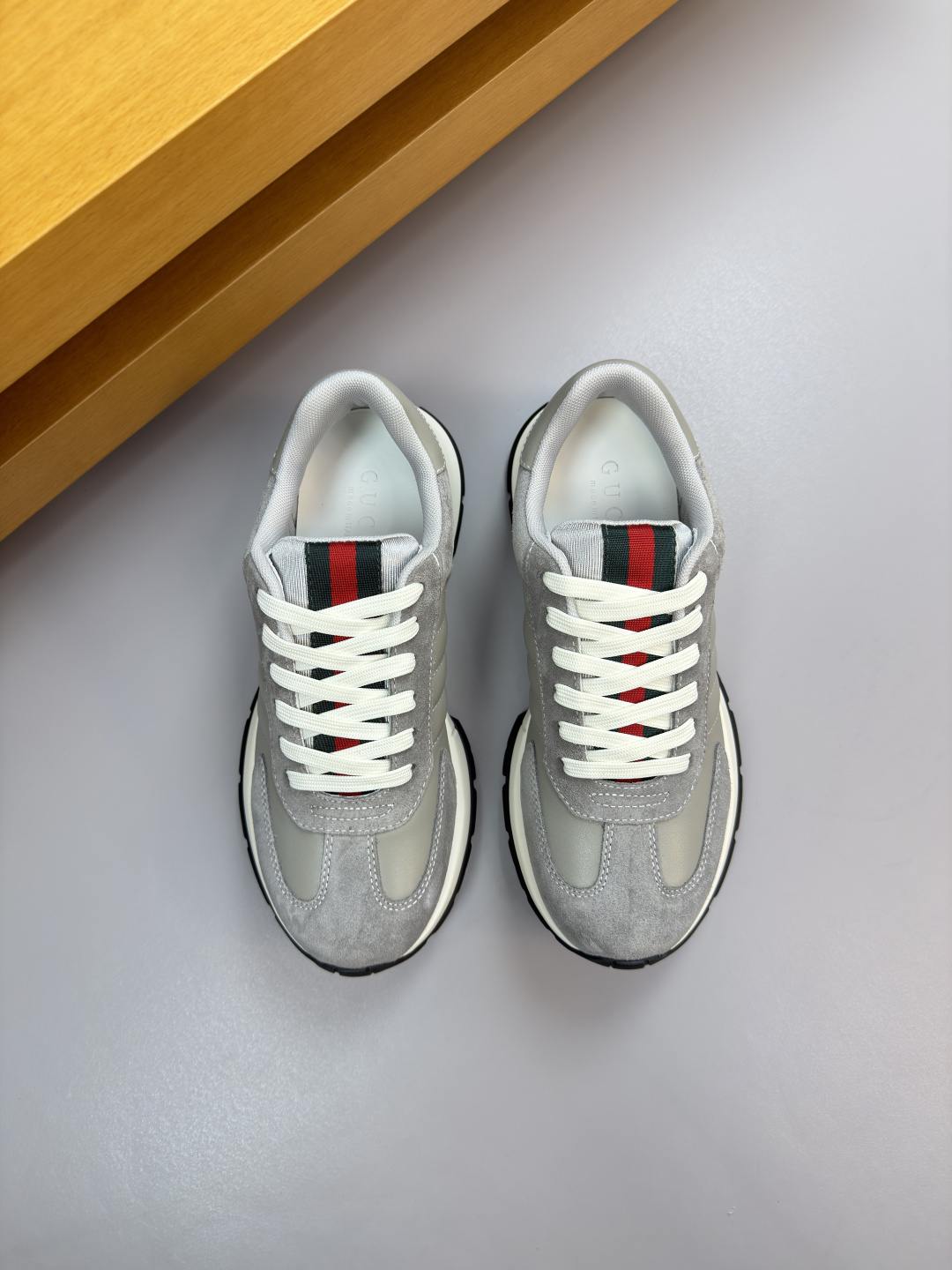 GUCCI 原單男款麂皮拼接休閒鞋 復古慢跑鞋 時尚百搭款| 14 GUCCI 原單男款麂皮拼接休閒鞋 復古慢跑鞋 時尚百搭款