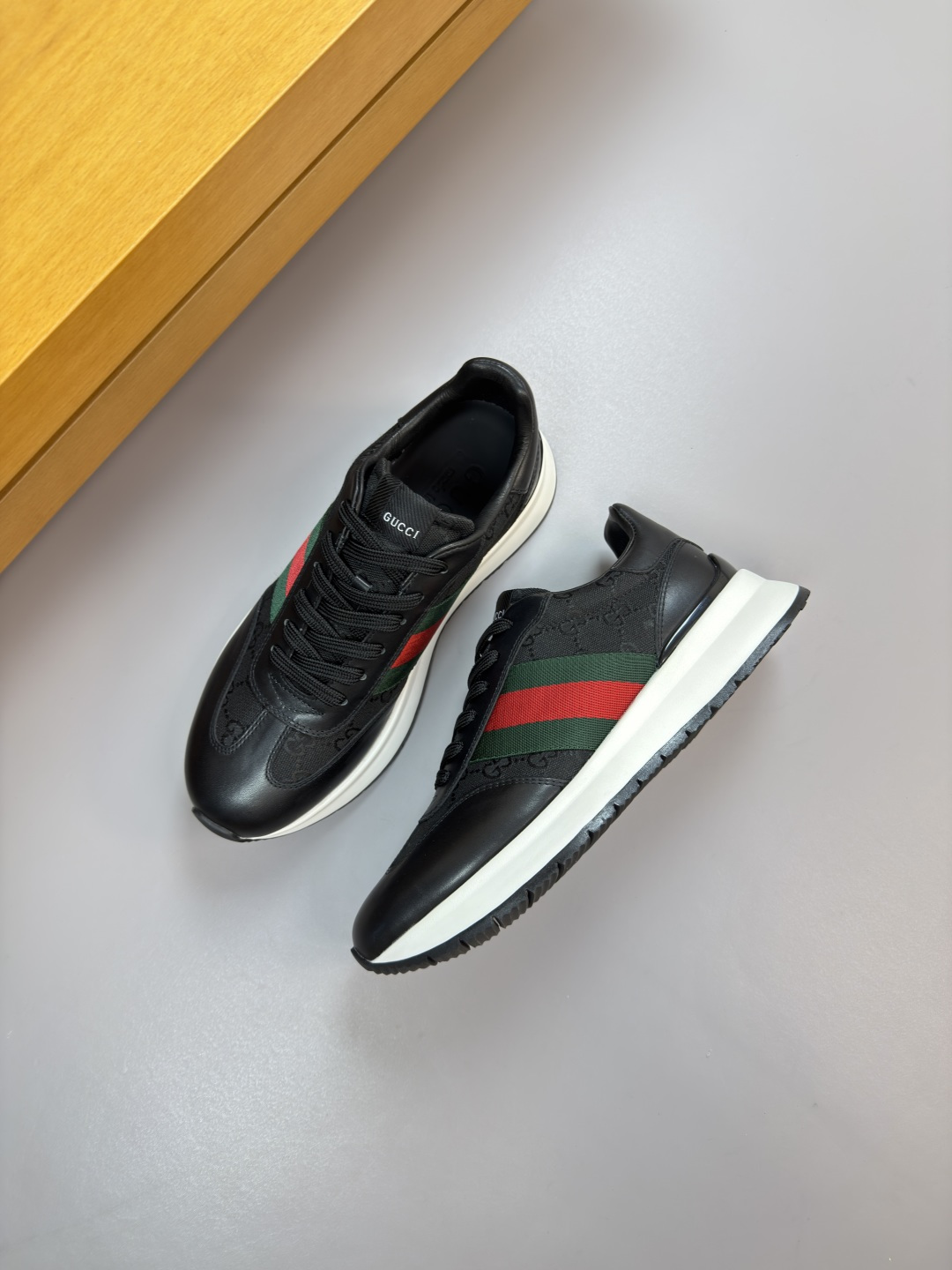 GUCCI 復刻男款雙G壓紋厚底運動鞋 經典織帶休閒跑鞋| 13 GUCCI 復刻男款雙G壓紋厚底運動鞋 經典織帶休閒跑鞋