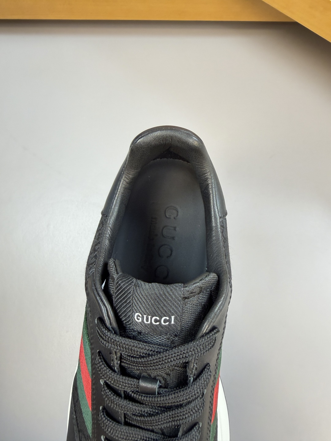 GUCCI 復刻男款雙G壓紋厚底運動鞋 經典織帶休閒跑鞋| 9 GUCCI 復刻男款雙G壓紋厚底運動鞋 經典織帶休閒跑鞋
