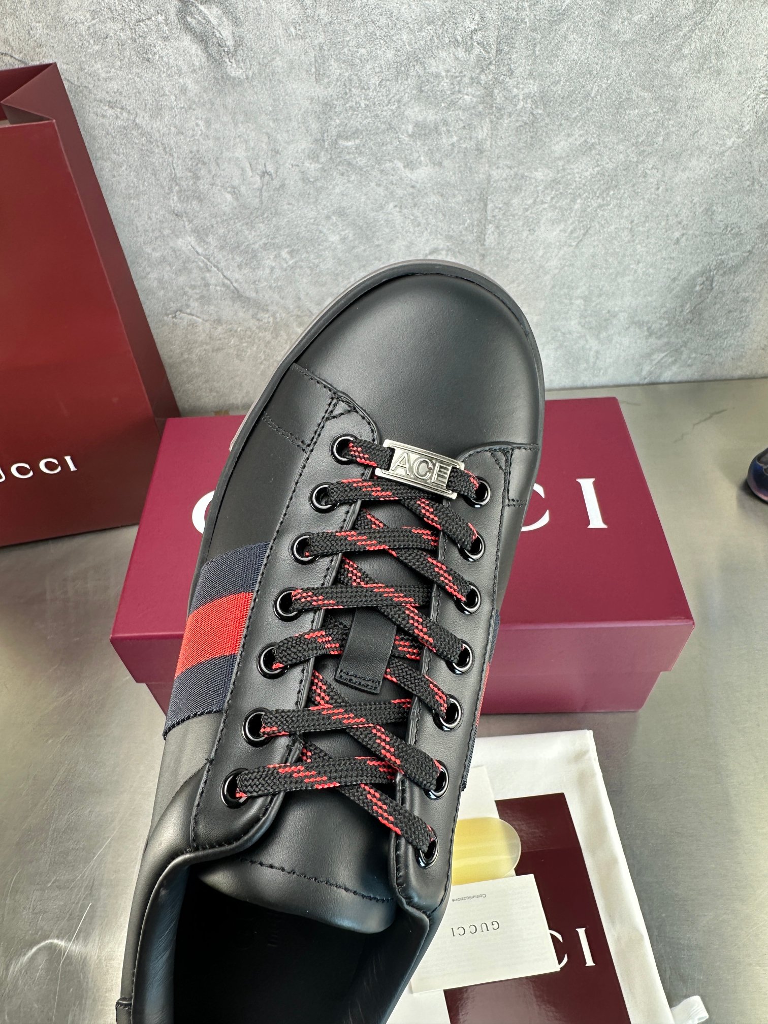 GUCCI 一比一男款撞色休閒運動鞋 輕量舒適百搭跑鞋| 11 GUCCI 一比一男款撞色休閒運動鞋 輕量舒適百搭跑鞋