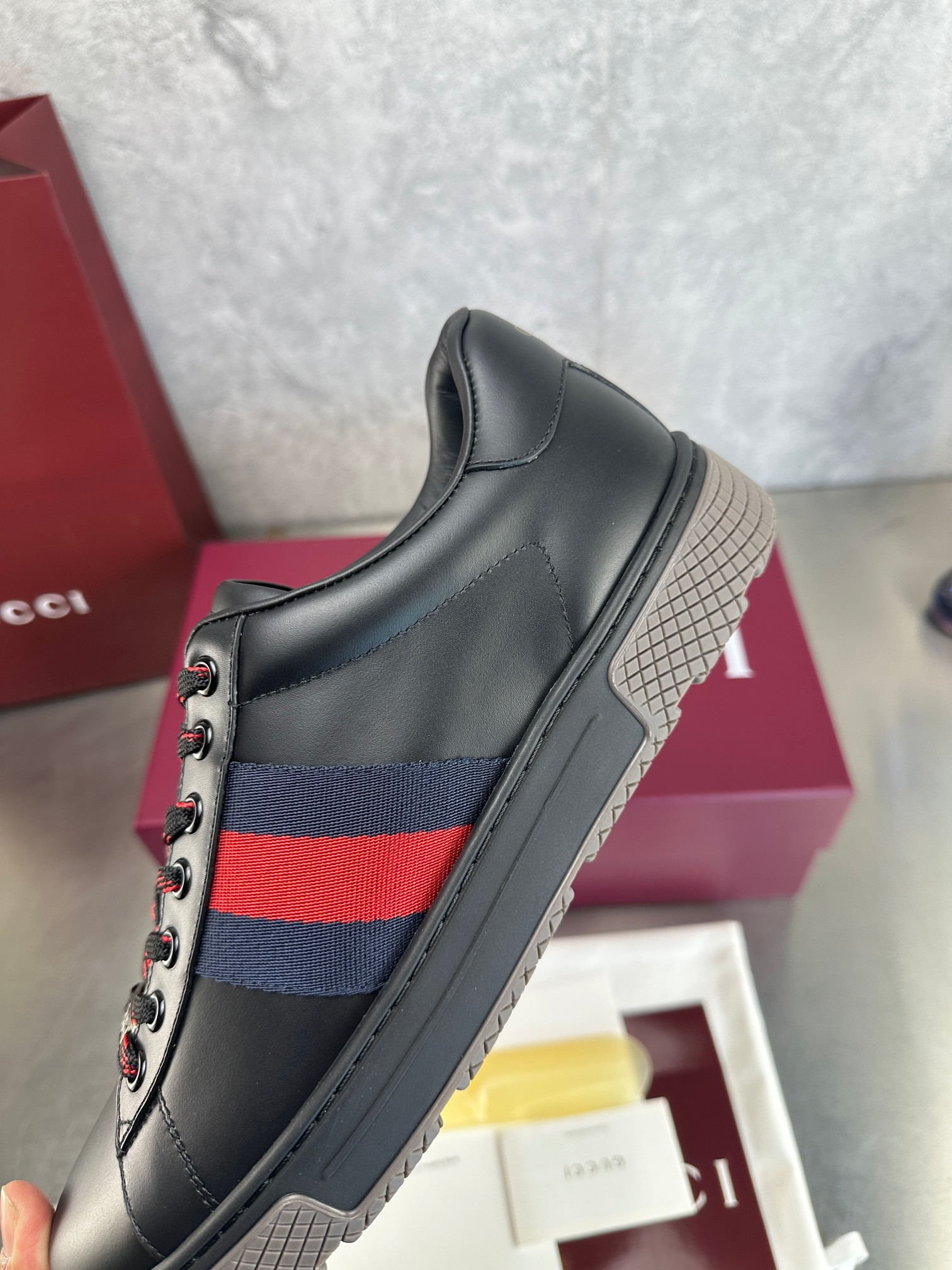 GUCCI 一比一男款撞色休閒運動鞋 輕量舒適百搭跑鞋| 10 GUCCI 一比一男款撞色休閒運動鞋 輕量舒適百搭跑鞋