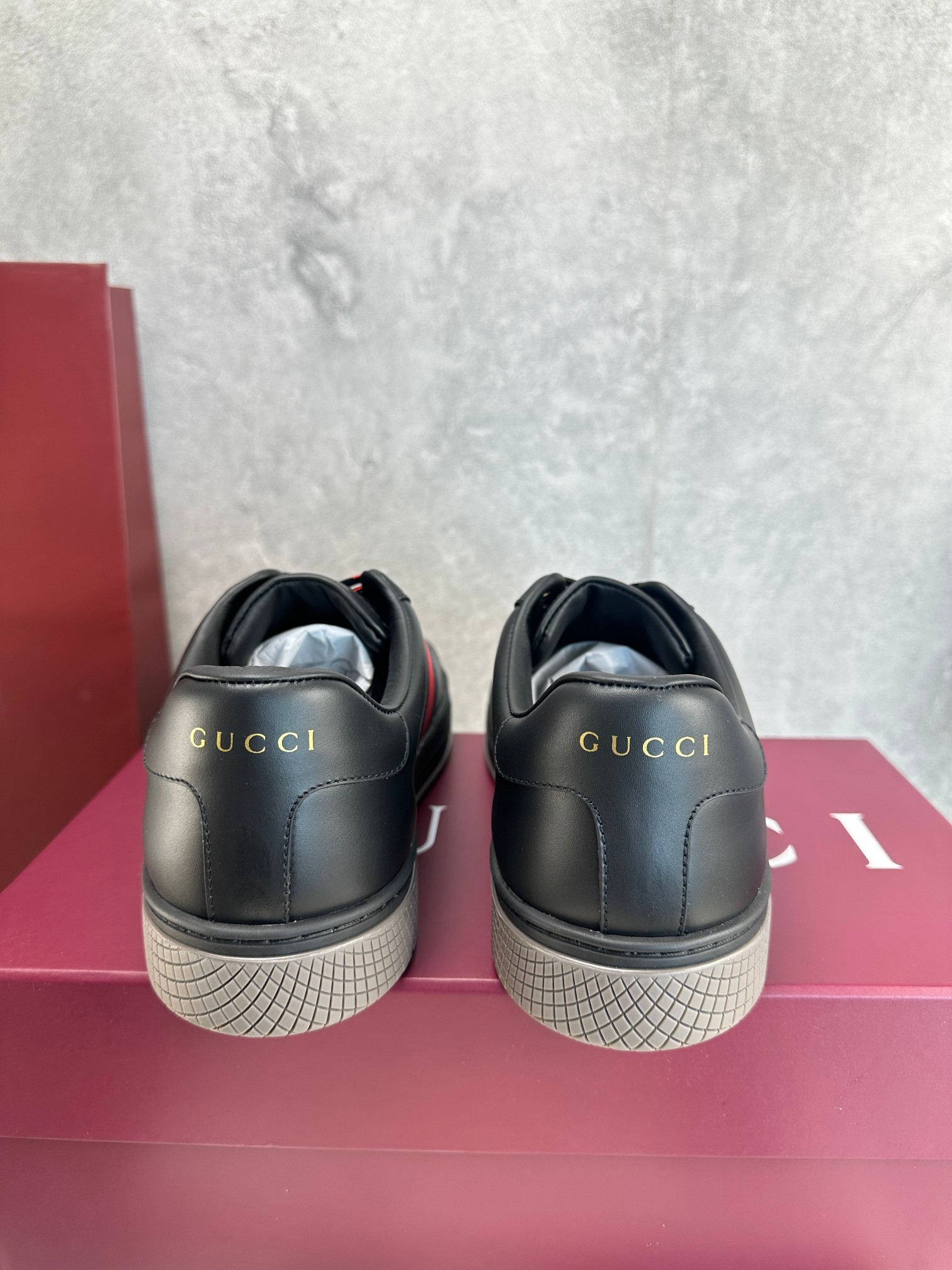 GUCCI 一比一男款撞色休閒運動鞋 輕量舒適百搭跑鞋| 8 GUCCI 一比一男款撞色休閒運動鞋 輕量舒適百搭跑鞋