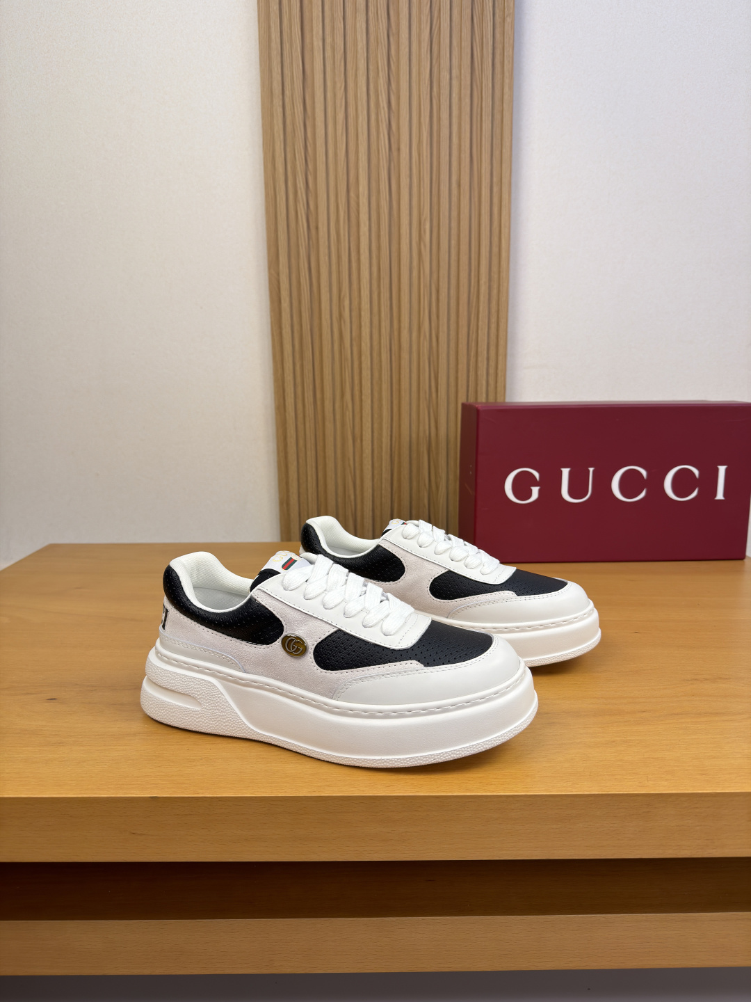 Gucci 復刻黑白拼色厚底休閒鞋 百搭潮流運動鞋| 3 Gucci 復刻黑白拼色厚底休閒鞋 百搭潮流運動鞋