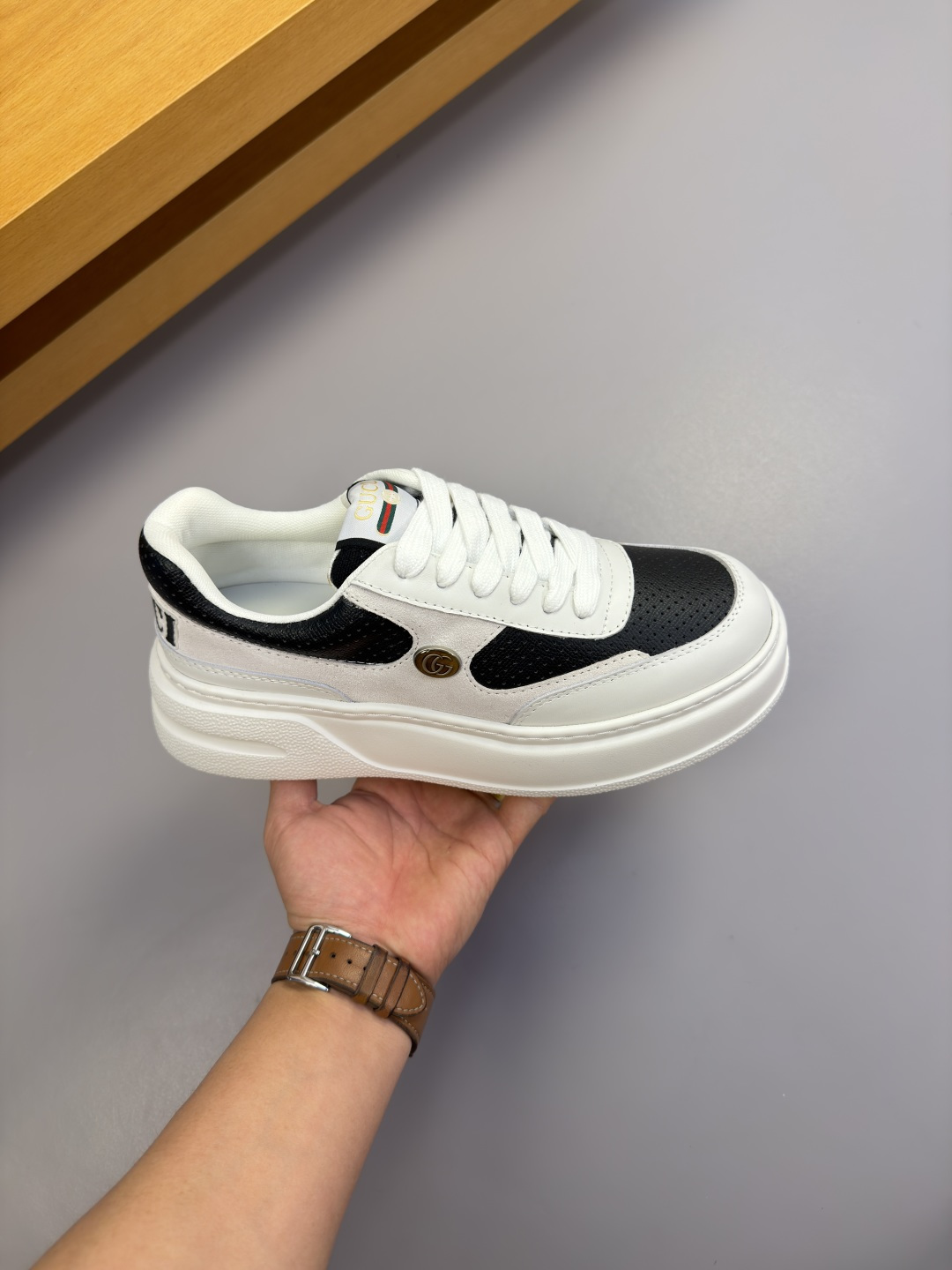 Gucci 復刻黑白拼色厚底休閒鞋 百搭潮流運動鞋| 12 Gucci 復刻黑白拼色厚底休閒鞋 百搭潮流運動鞋