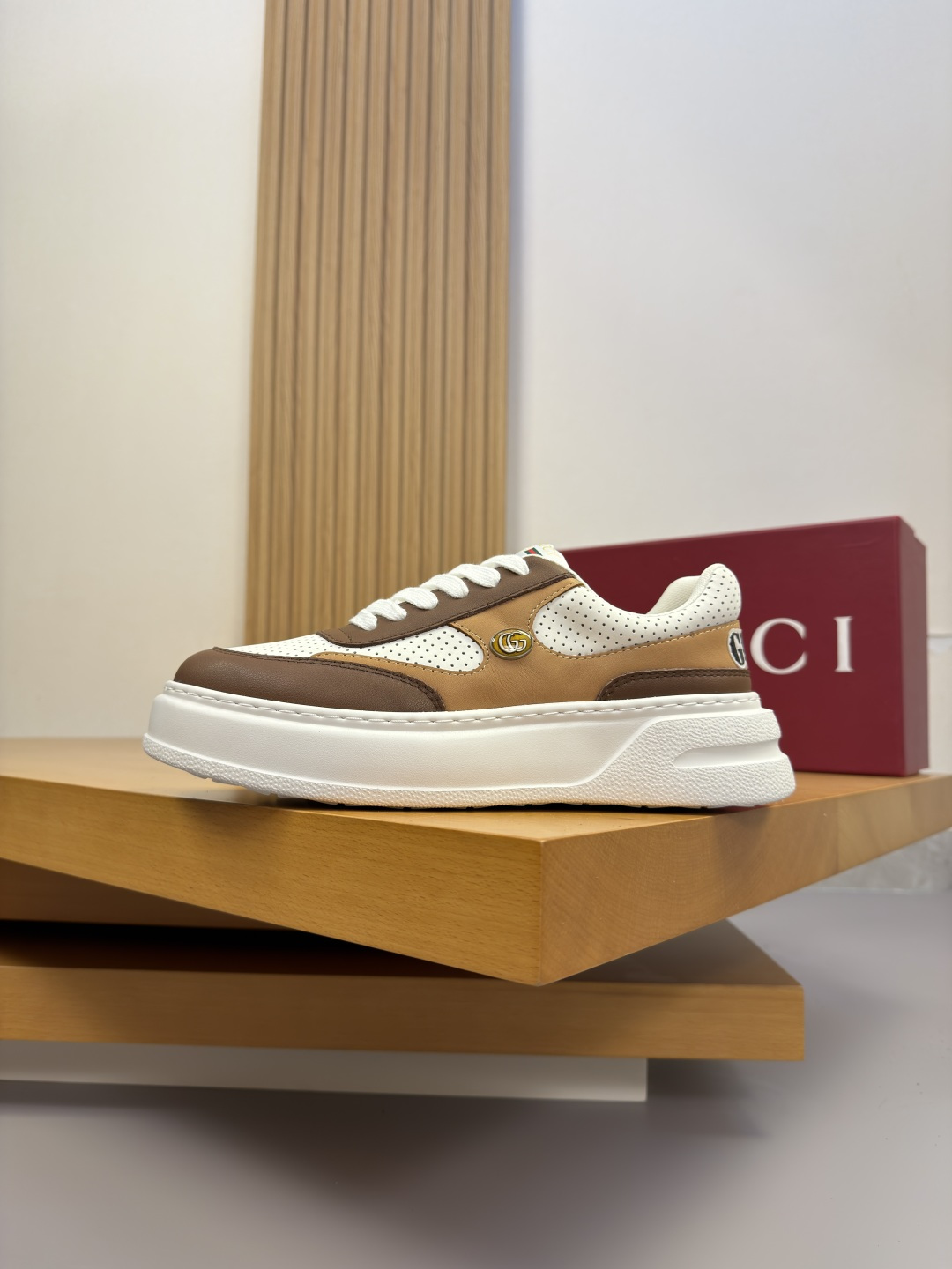 Gucci 一比一棕白拼色厚底休閒鞋 復古精品男鞋| 11 Gucci 一比一棕白拼色厚底休閒鞋 復古精品男鞋