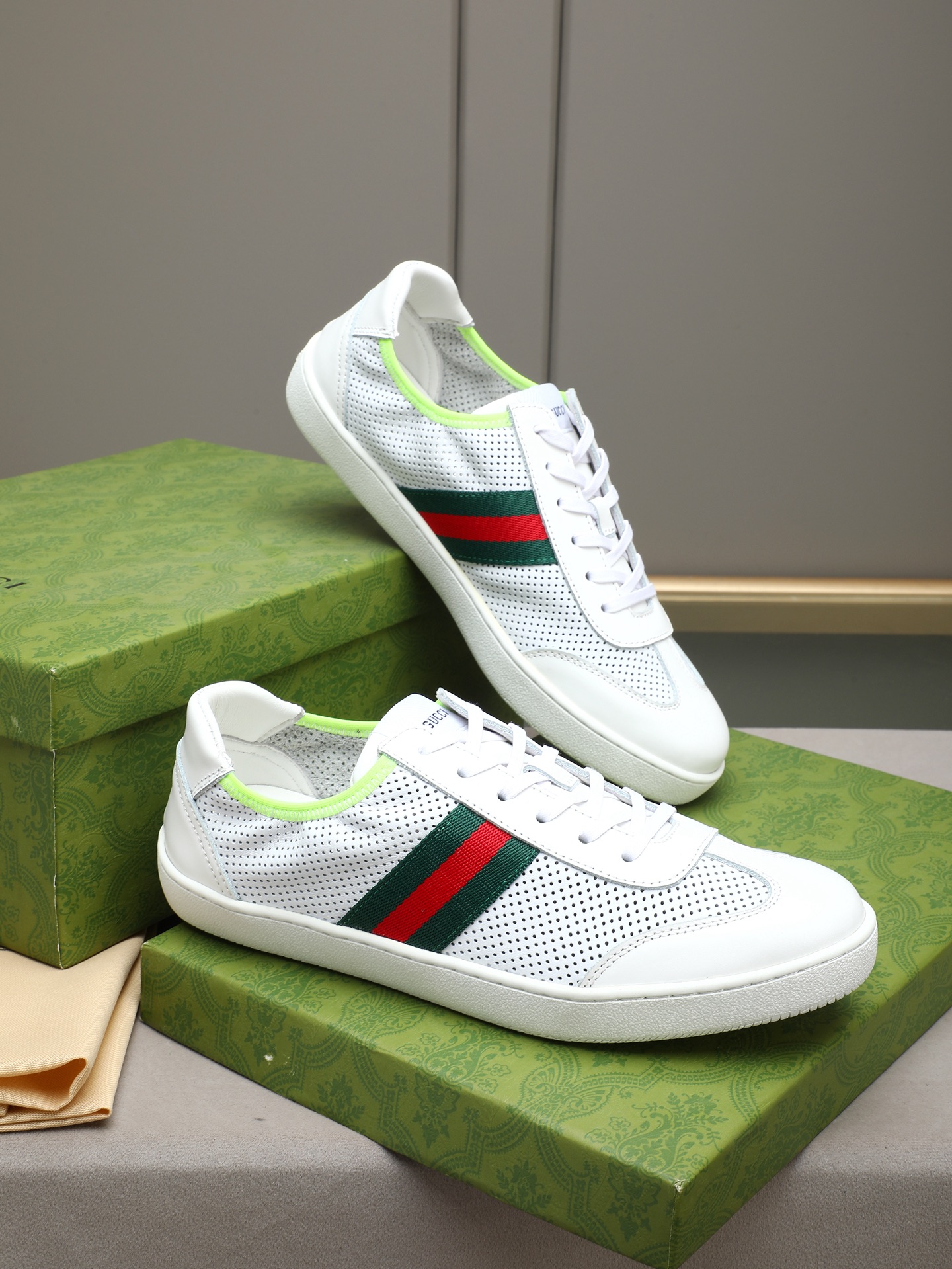 Gucci 原單白色紅綠織帶休閒鞋 透氣精品運動鞋| 12 Gucci 原單白色紅綠織帶休閒鞋 透氣精品運動鞋