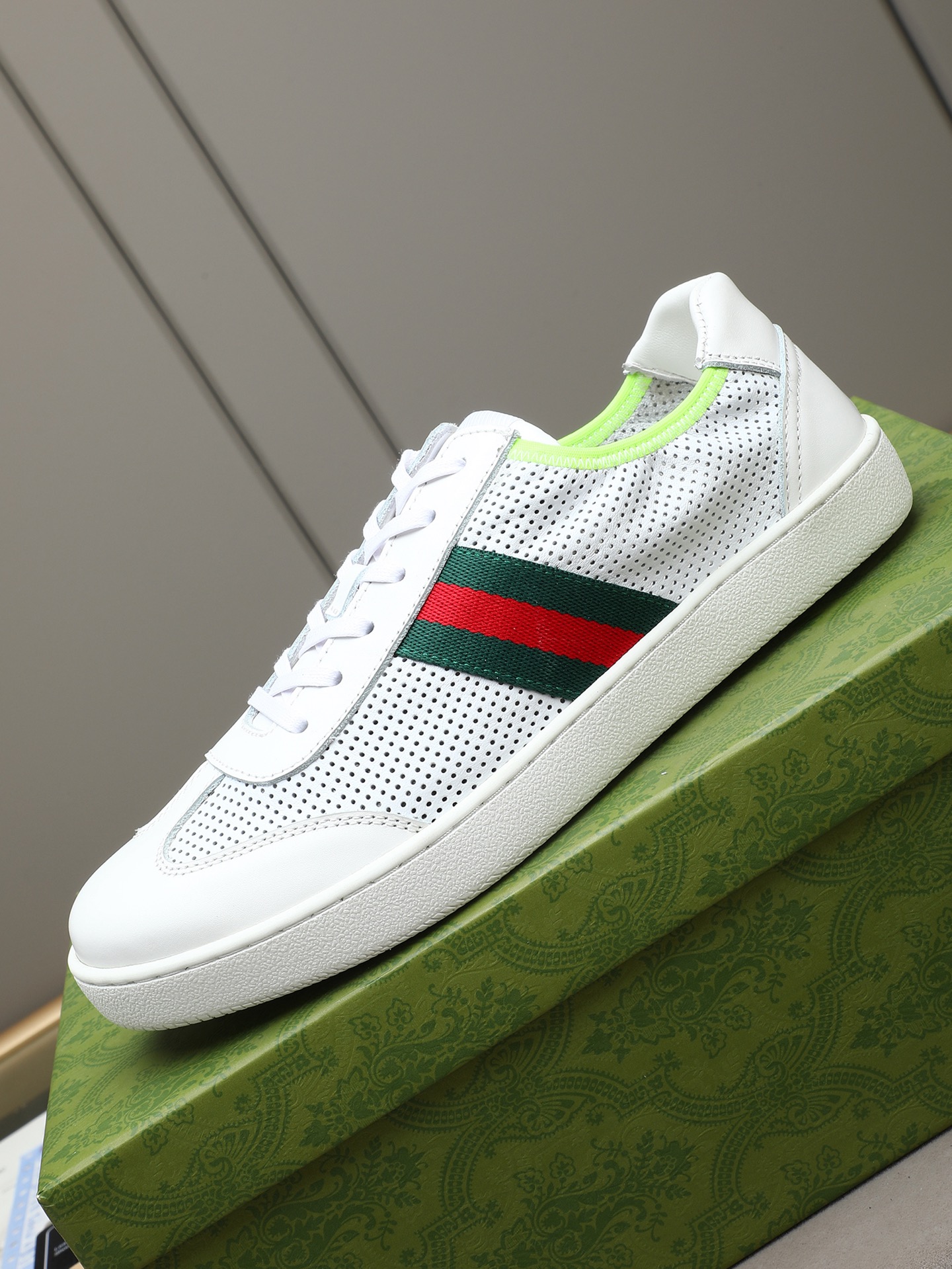 Gucci 原單白色紅綠織帶休閒鞋 透氣精品運動鞋| 10 Gucci 原單白色紅綠織帶休閒鞋 透氣精品運動鞋