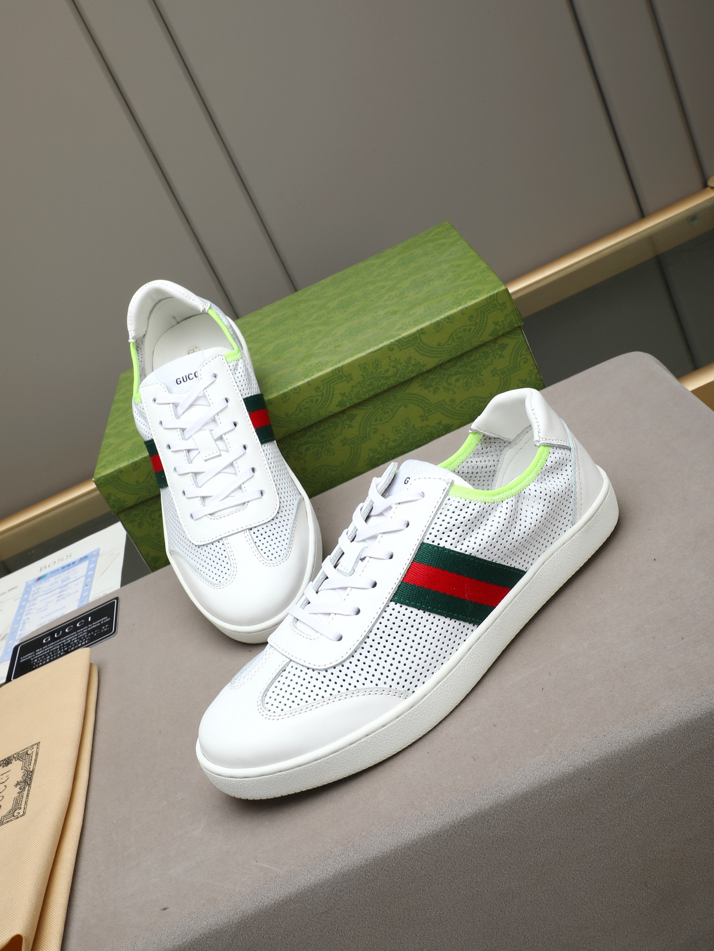 Gucci 原單白色紅綠織帶休閒鞋 透氣精品運動鞋| 9 Gucci 原單白色紅綠織帶休閒鞋 透氣精品運動鞋