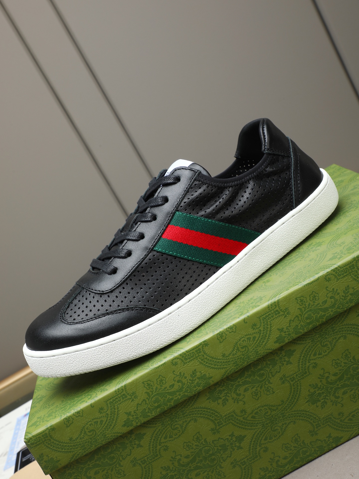 Gucci A貨黑色紅綠織帶休閒鞋 精品百搭運動鞋| 11 Gucci A貨黑色紅綠織帶休閒鞋 精品百搭運動鞋
