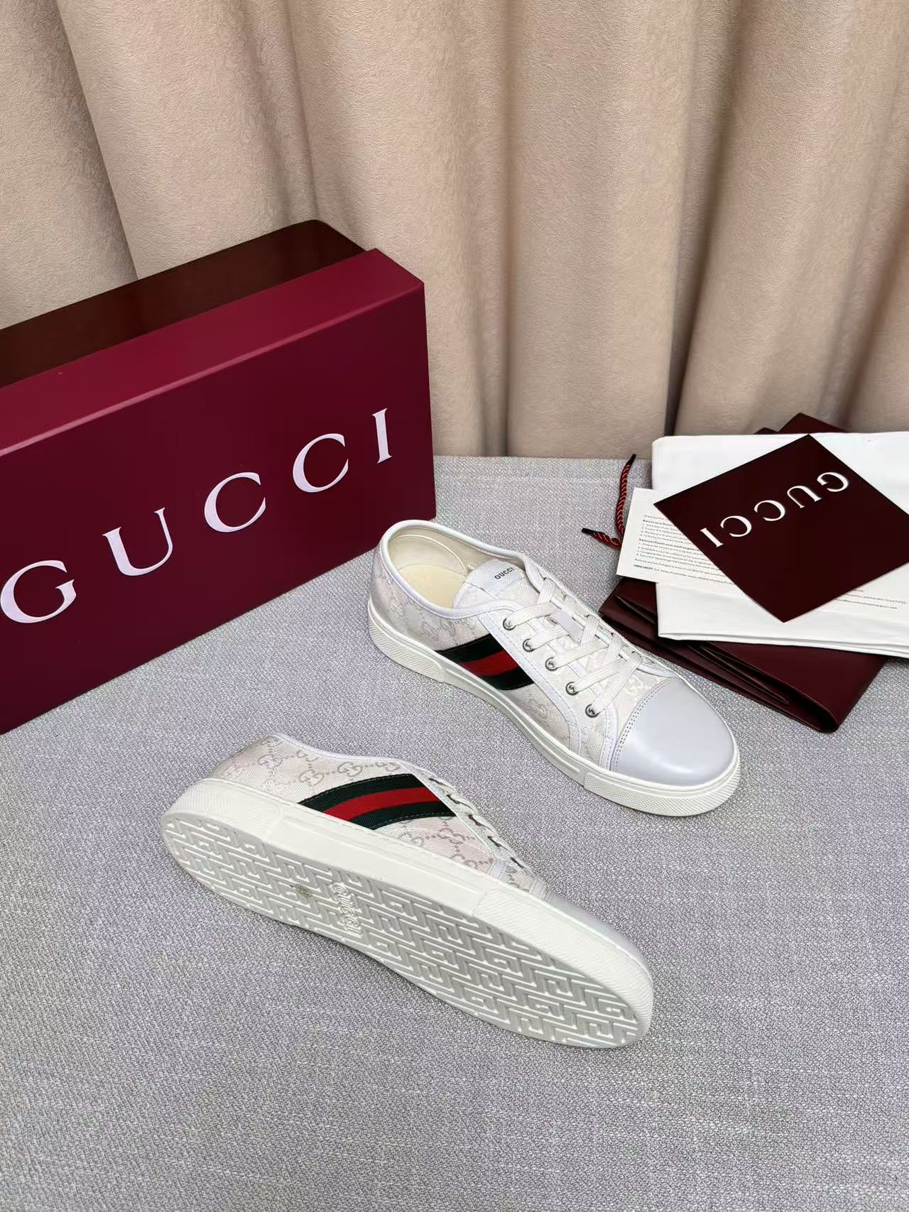 GUCCI 一比一 男款 經典條紋低筒板鞋 清新百搭款| 10 GUCCI 一比一 男款 經典條紋低筒板鞋 清新百搭款