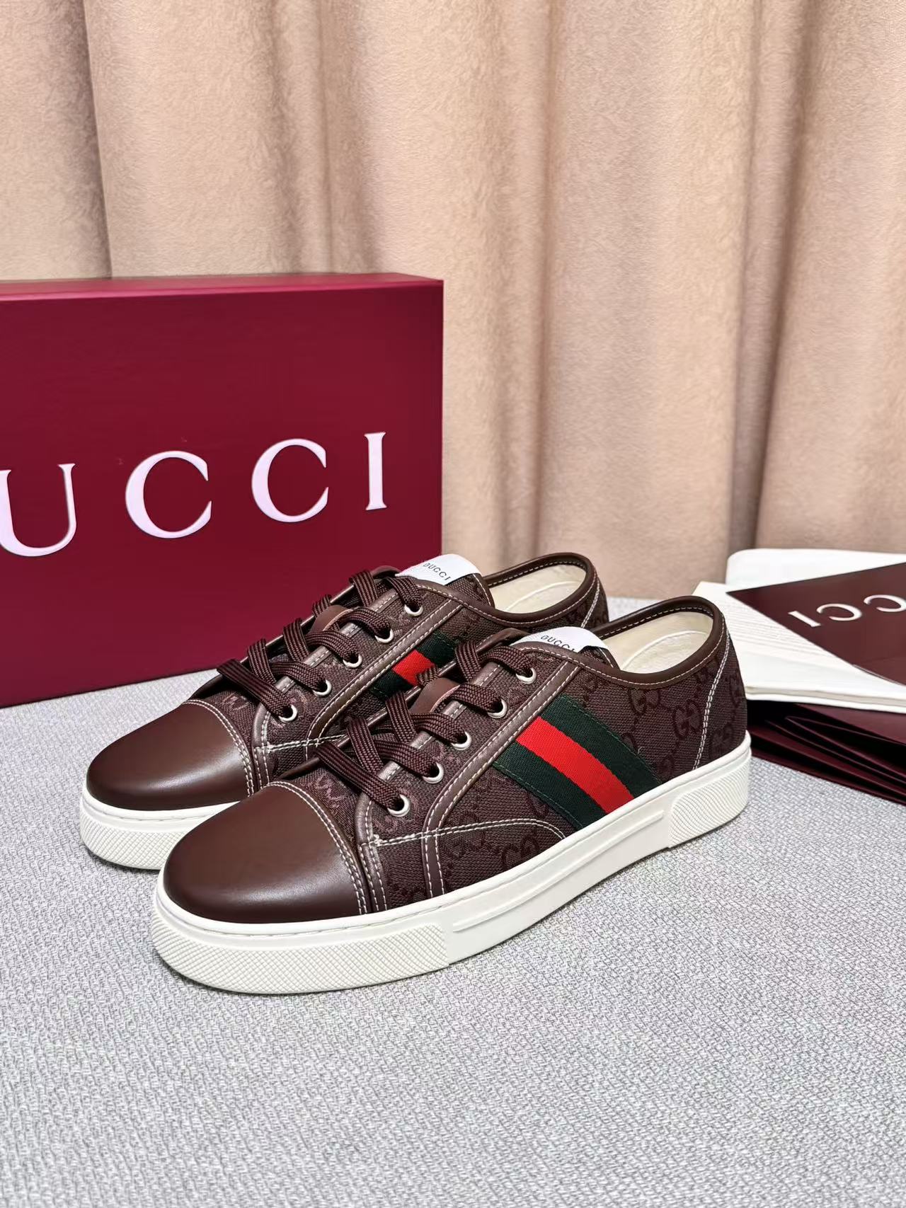 GUCCI 原單 男款 GG壓紋低筒休閒鞋 復古時尚款
