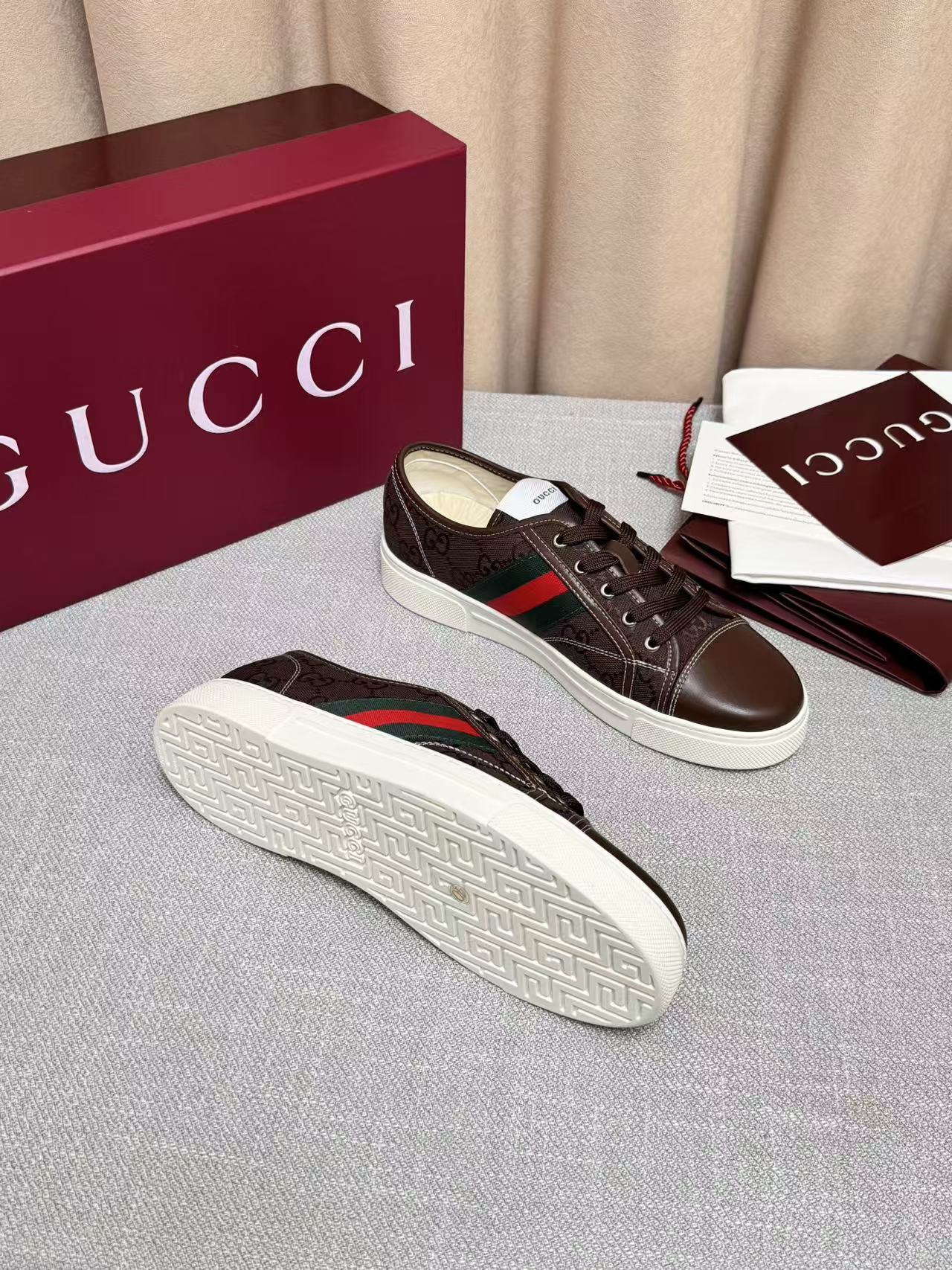 GUCCI 原單 男款 GG壓紋低筒休閒鞋 復古時尚款