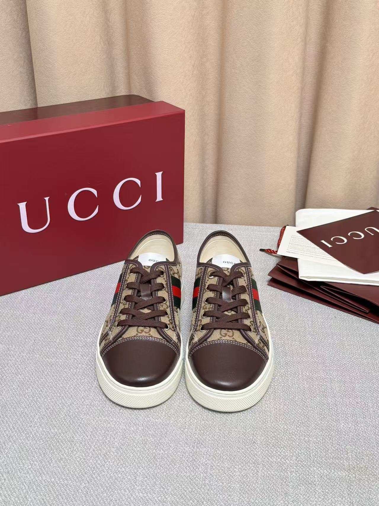 GUCCI 高仿 男款 老花拼接低筒板鞋 經典百搭款