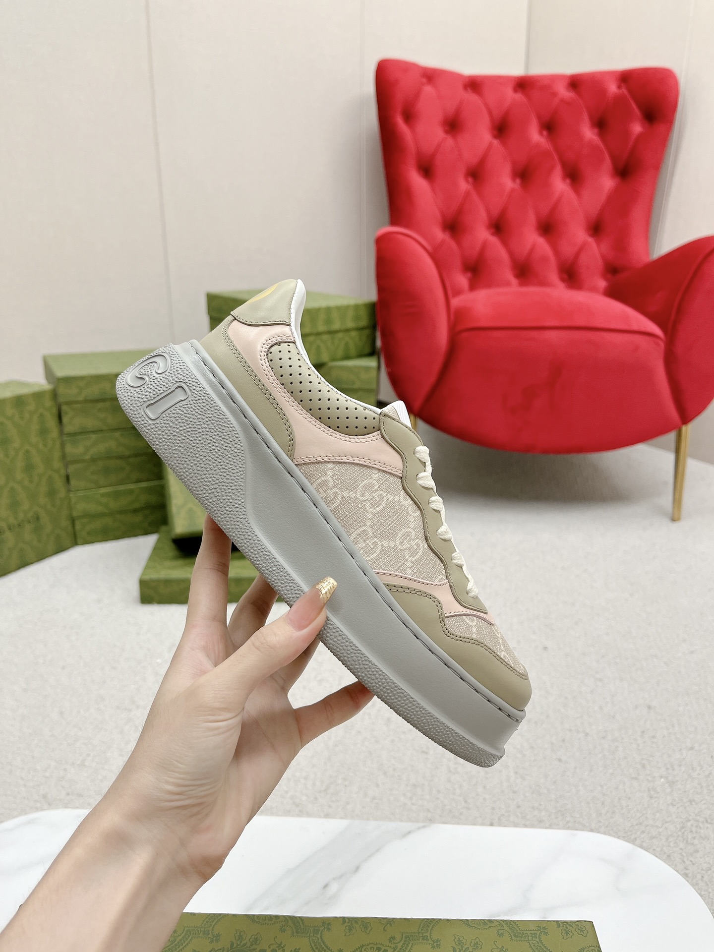 Gucci 原單 女款 米白拼色厚底休閒鞋 溫柔氣質百搭款| 13 Gucci 原單 女款 米白拼色厚底休閒鞋 溫柔氣質百搭款