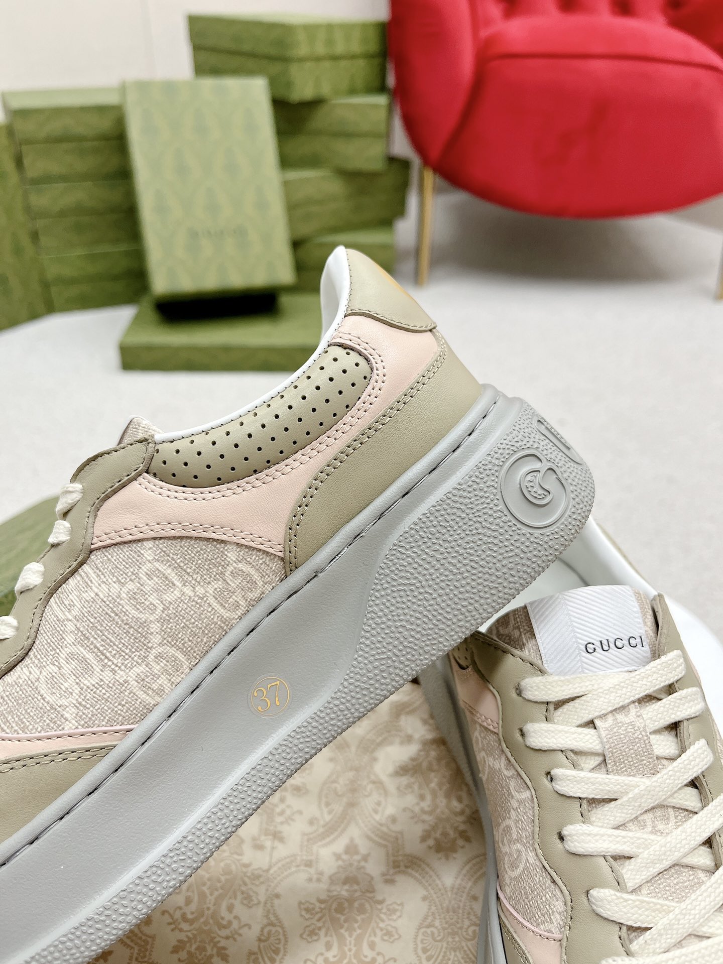 Gucci 原單 女款 米白拼色厚底休閒鞋 溫柔氣質百搭款| 9 Gucci 原單 女款 米白拼色厚底休閒鞋 溫柔氣質百搭款