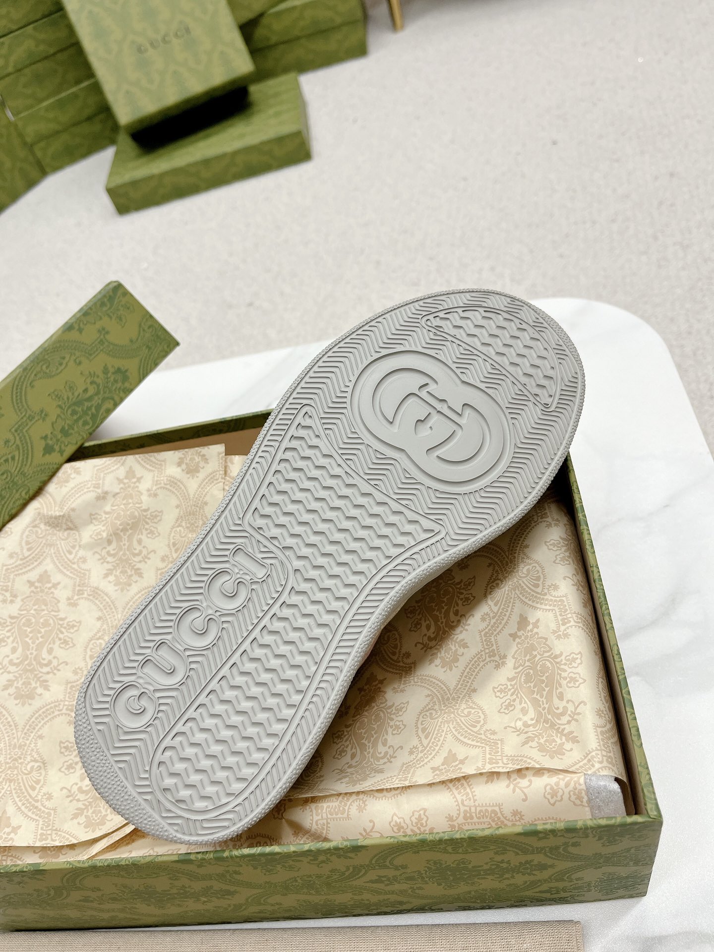 Gucci 原單 女款 米白拼色厚底休閒鞋 溫柔氣質百搭款| 7 Gucci 原單 女款 米白拼色厚底休閒鞋 溫柔氣質百搭款