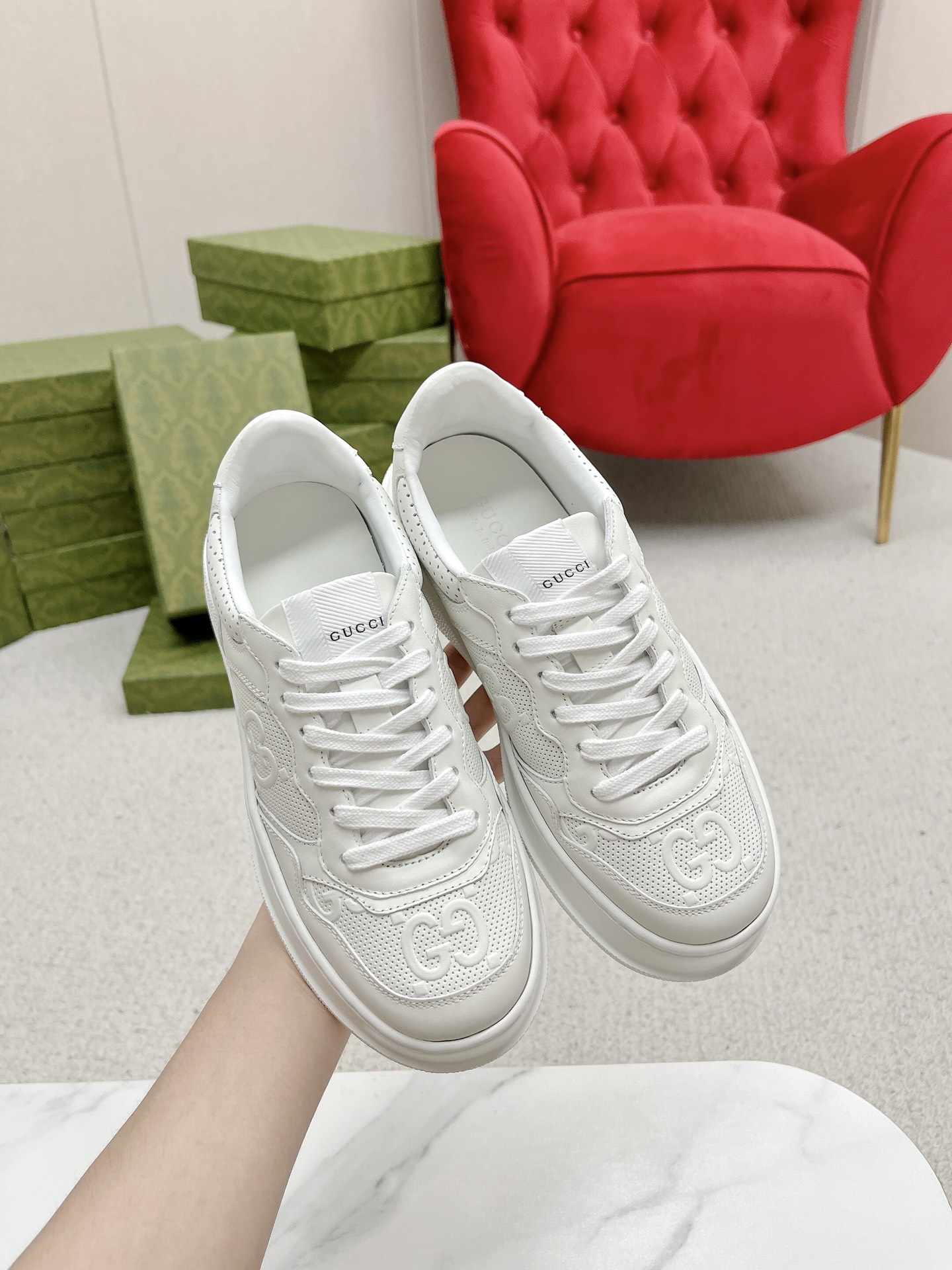 Gucci 高仿 男女款 全白厚底休閒鞋 簡約百搭清新風| 12 Gucci 高仿 男女款 全白厚底休閒鞋 簡約百搭清新風
