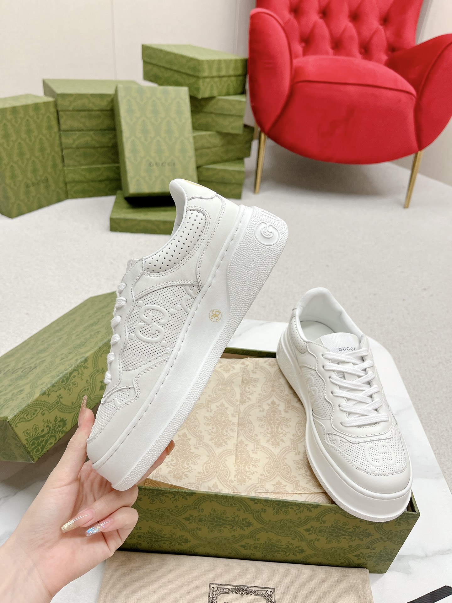 Gucci 高仿 男女款 全白厚底休閒鞋 簡約百搭清新風| 9 Gucci 高仿 男女款 全白厚底休閒鞋 簡約百搭清新風