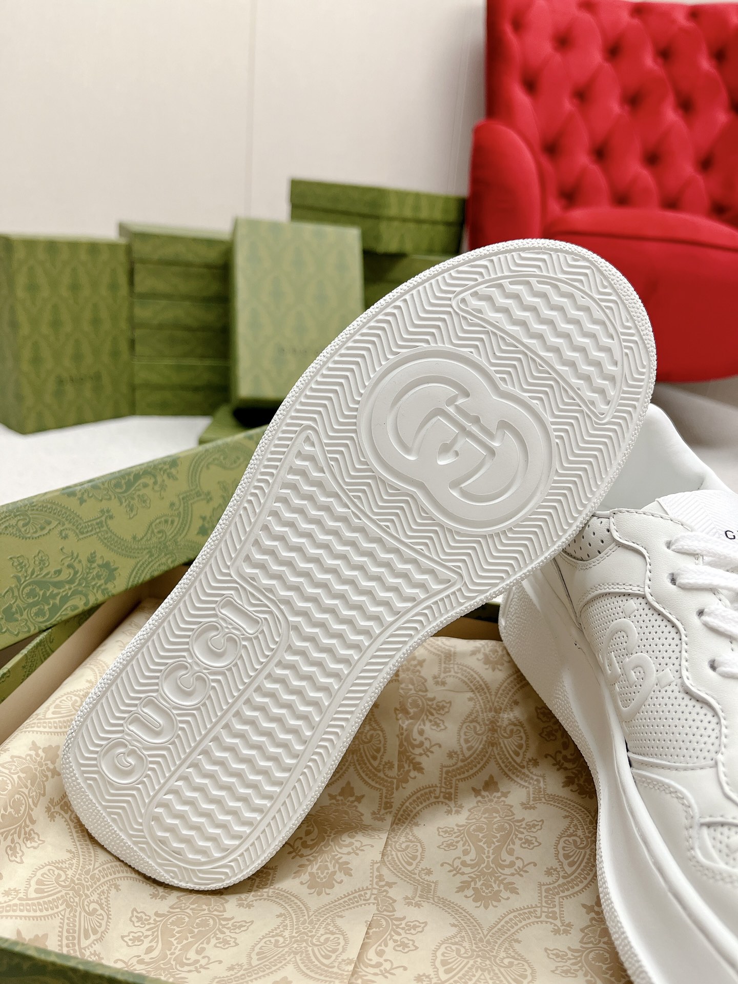 Gucci 高仿 男女款 全白厚底休閒鞋 簡約百搭清新風| 7 Gucci 高仿 男女款 全白厚底休閒鞋 簡約百搭清新風
