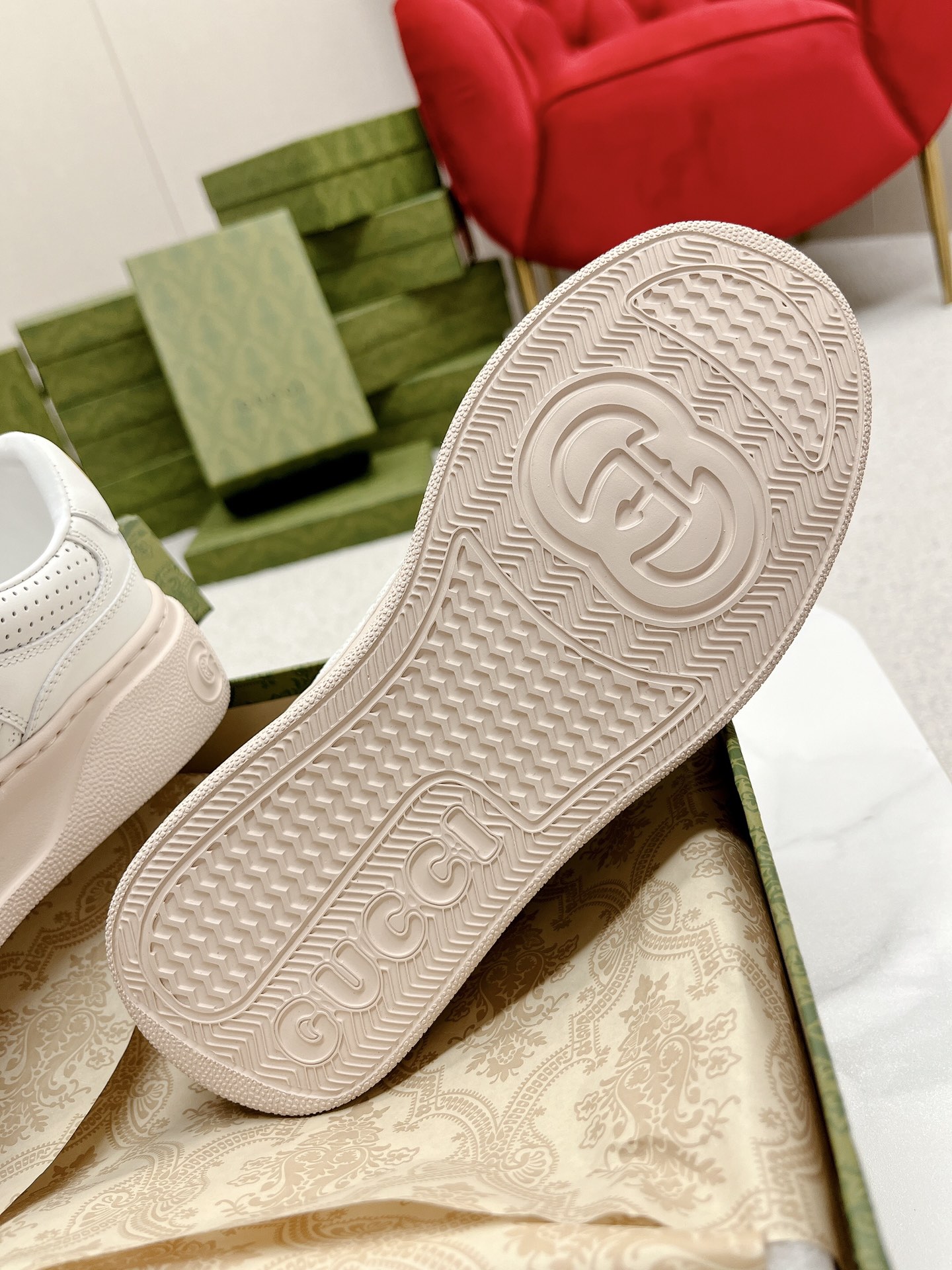 Gucci 原單 女款 米白粉拼色厚底運動鞋 氣質百搭款| 7 Gucci 原單 女款 米白粉拼色厚底運動鞋 氣質百搭款