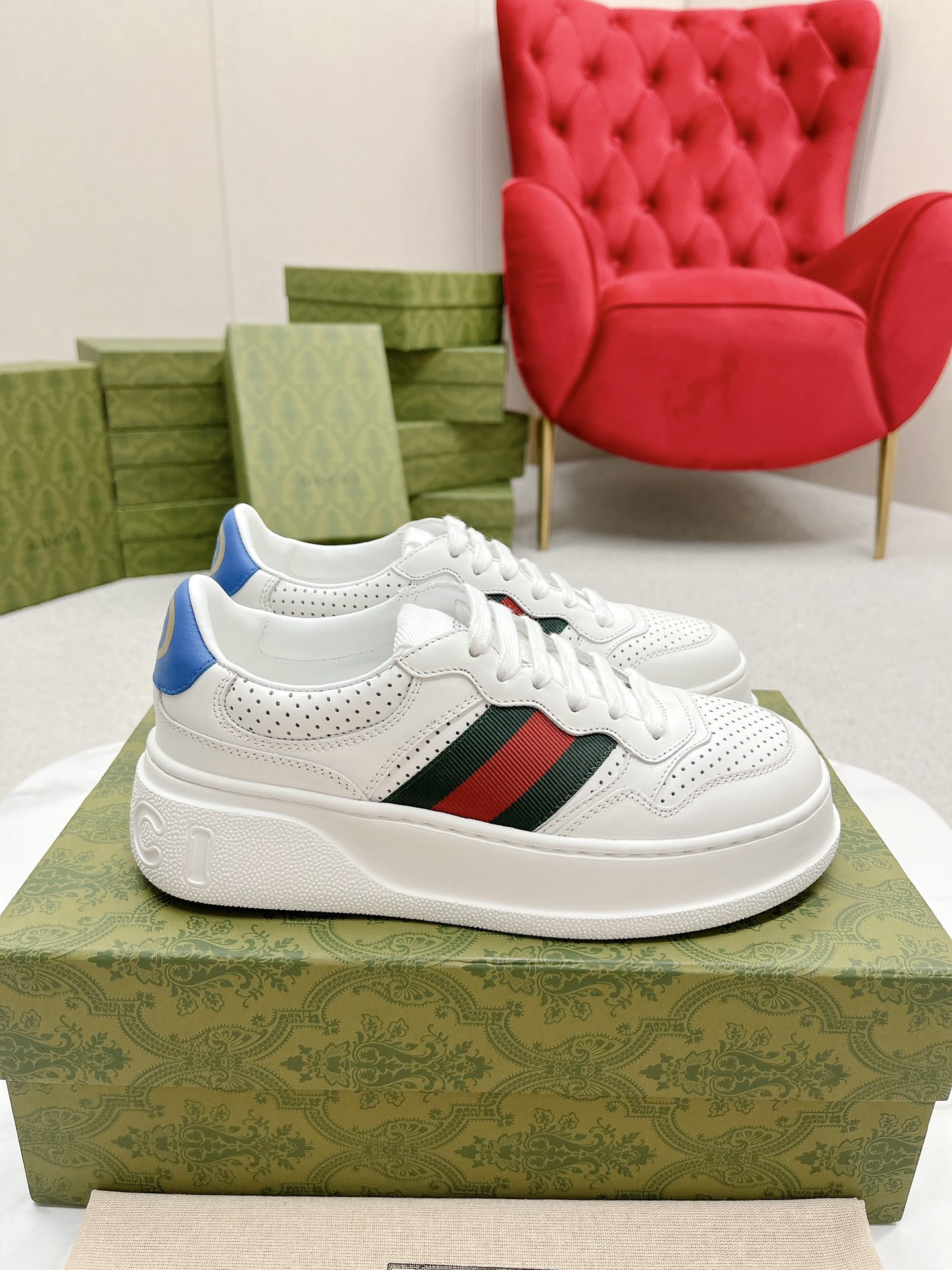 Gucci 高仿 男女款 白色條紋厚底休閒鞋 清新百搭風