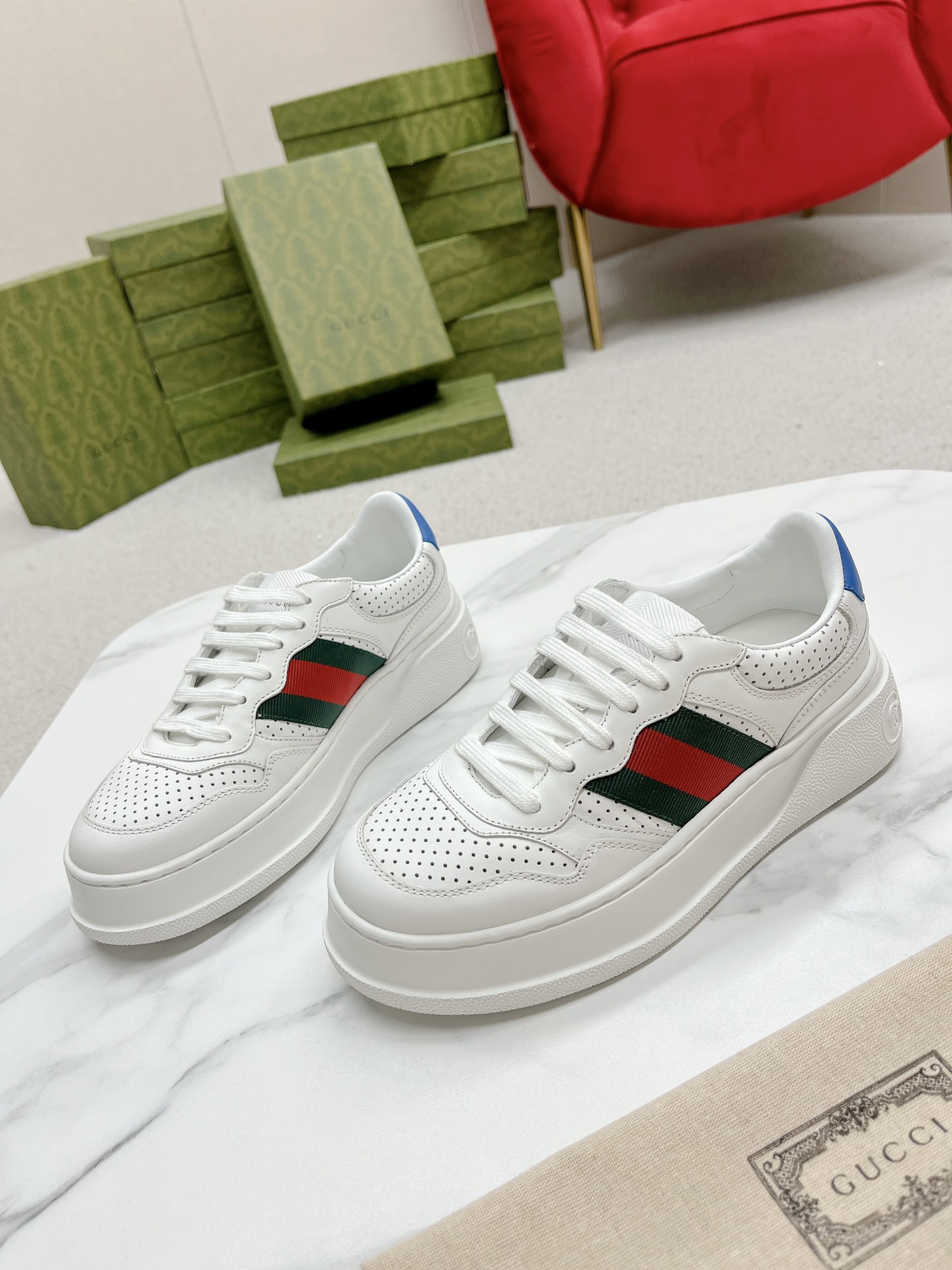 Gucci 高仿 男女款 白色條紋厚底休閒鞋 清新百搭風