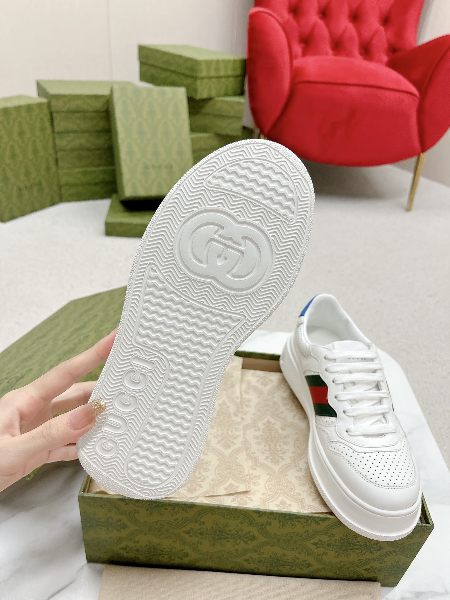 Gucci 高仿 男女款 白色條紋厚底休閒鞋 清新百搭風
