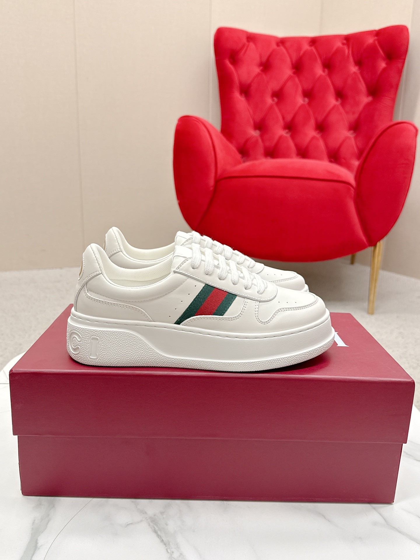 Gucci 高仿 男女款 全白厚底休閒鞋 極簡百搭日常款| 14 Gucci 高仿 男女款 全白厚底休閒鞋 極簡百搭日常款