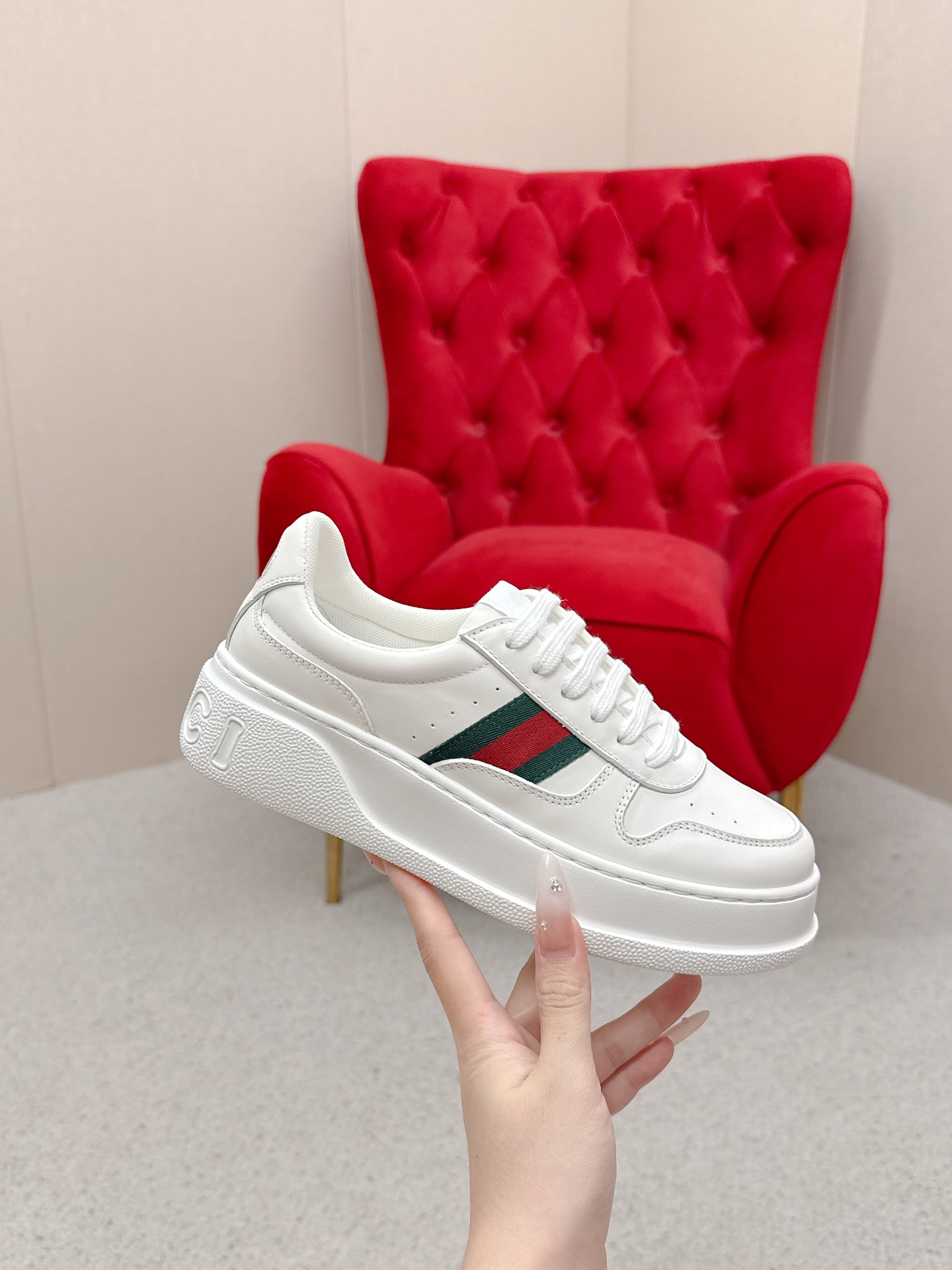 Gucci 高仿 男女款 全白厚底休閒鞋 極簡百搭日常款| 12 Gucci 高仿 男女款 全白厚底休閒鞋 極簡百搭日常款