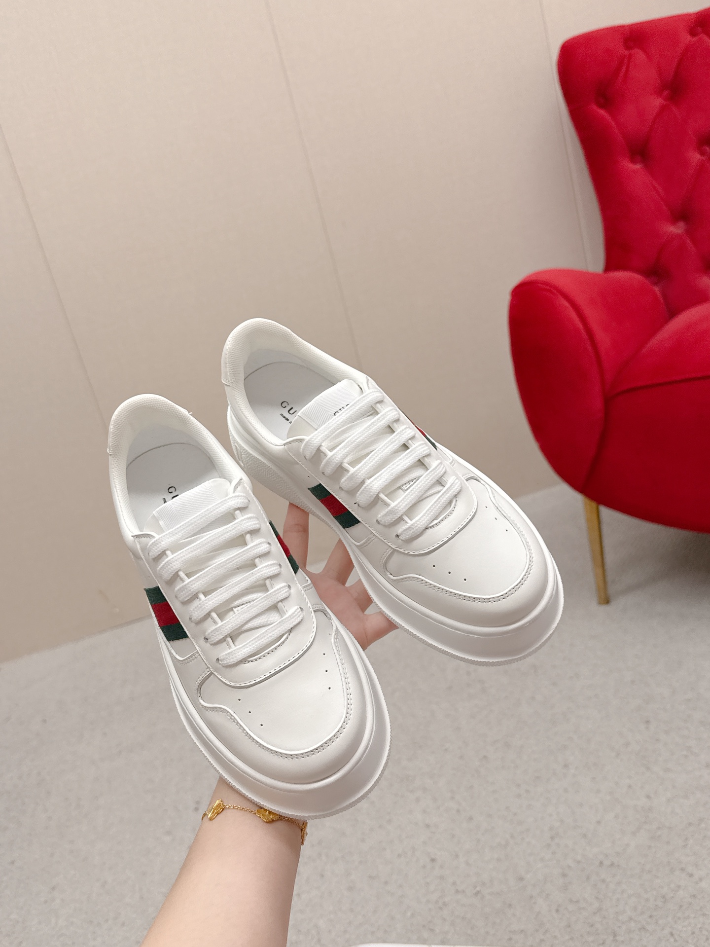 Gucci 高仿 男女款 全白厚底休閒鞋 極簡百搭日常款| 11 Gucci 高仿 男女款 全白厚底休閒鞋 極簡百搭日常款