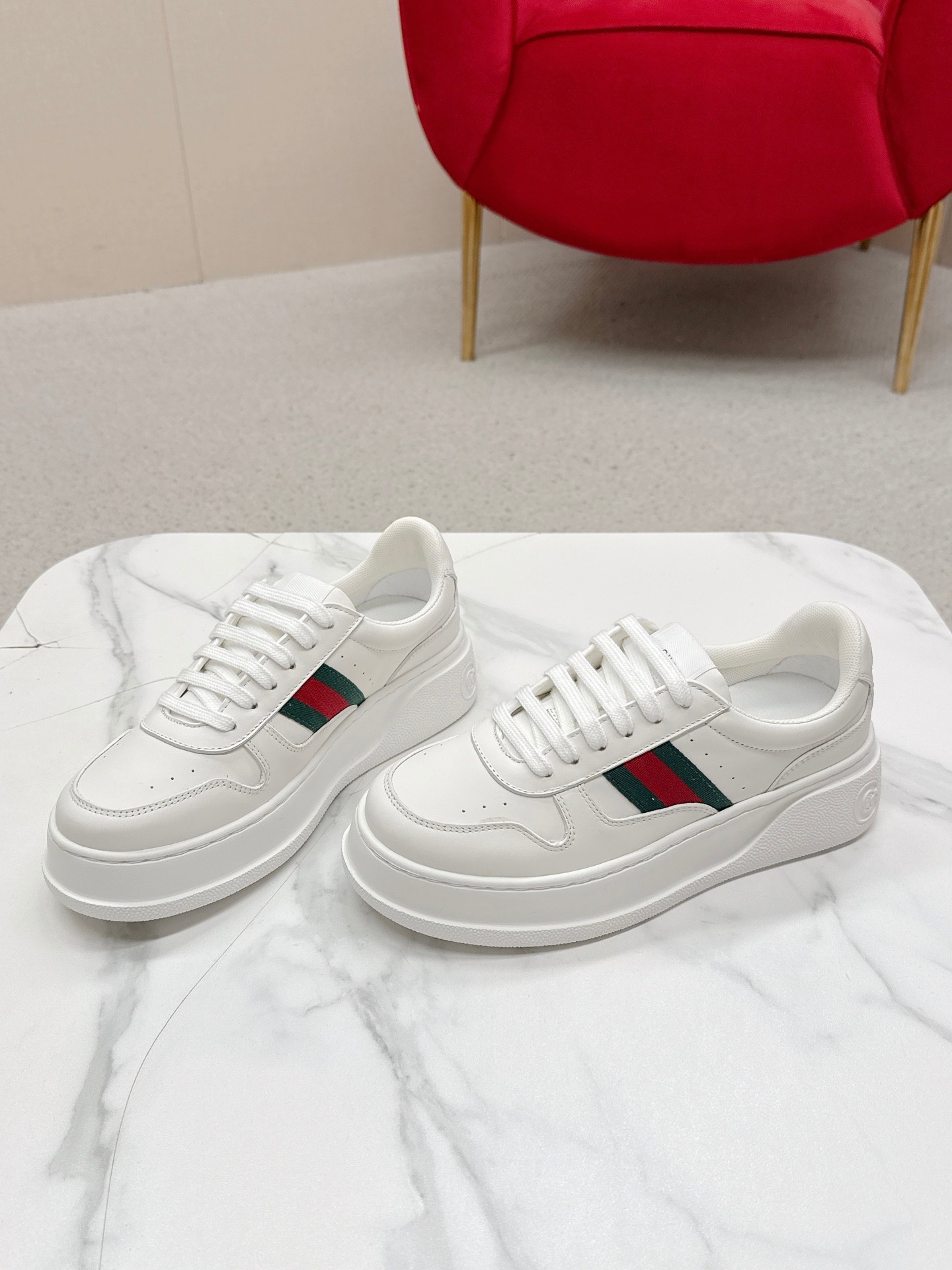 Gucci 高仿 男女款 全白厚底休閒鞋 極簡百搭日常款| 10 Gucci 高仿 男女款 全白厚底休閒鞋 極簡百搭日常款