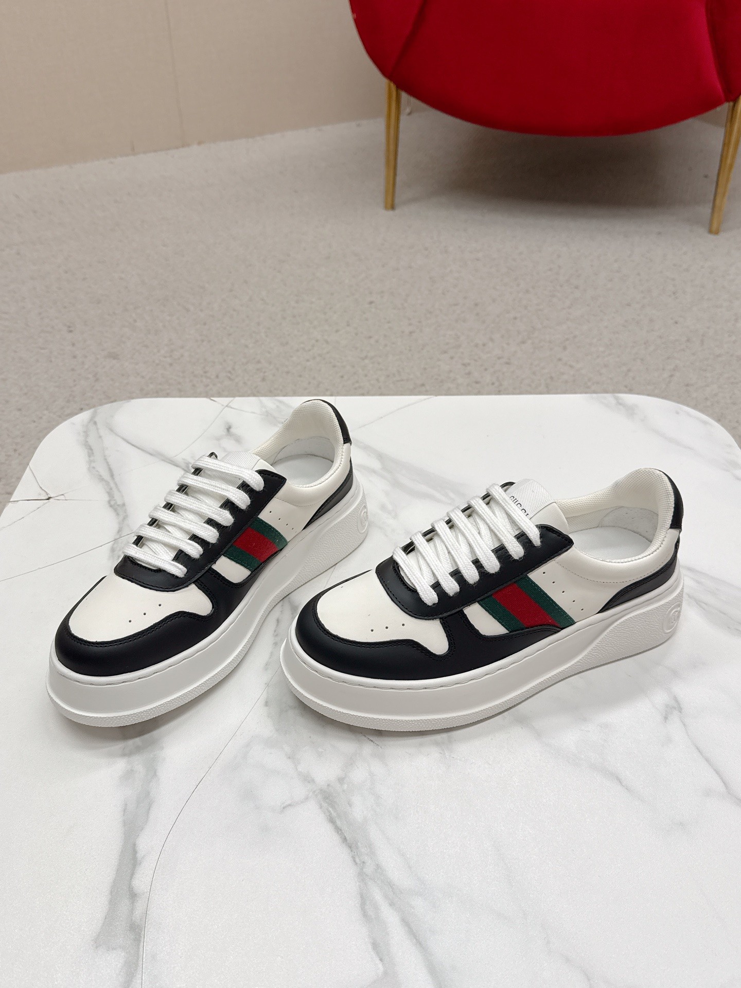 Gucci 復刻 男女款 黑白拼接厚底運動鞋 經典條紋百搭款| 9 Gucci 復刻 男女款 黑白拼接厚底運動鞋 經典條紋百搭款