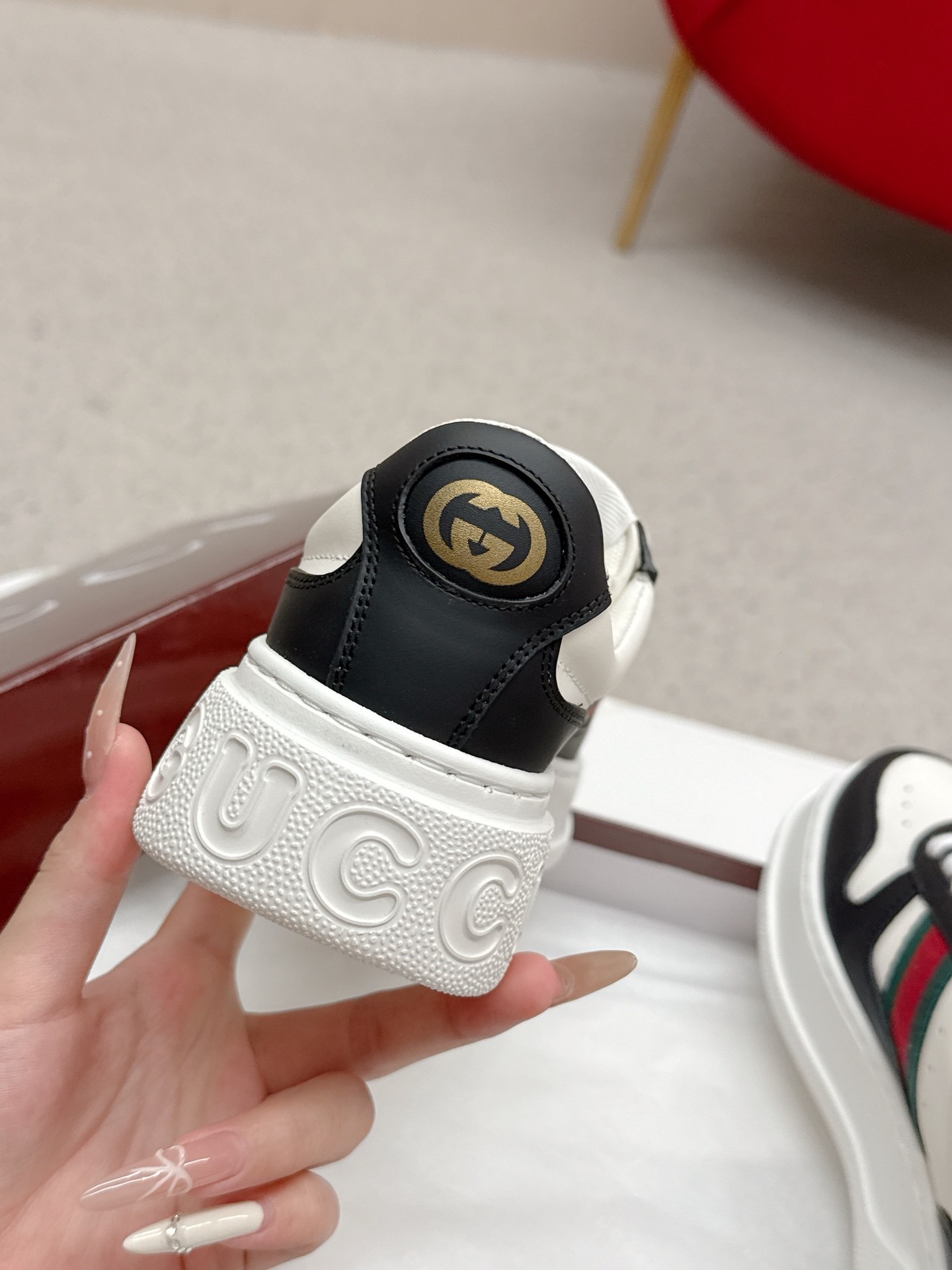 Gucci 復刻 男女款 黑白拼接厚底運動鞋 經典條紋百搭款| 7 Gucci 復刻 男女款 黑白拼接厚底運動鞋 經典條紋百搭款