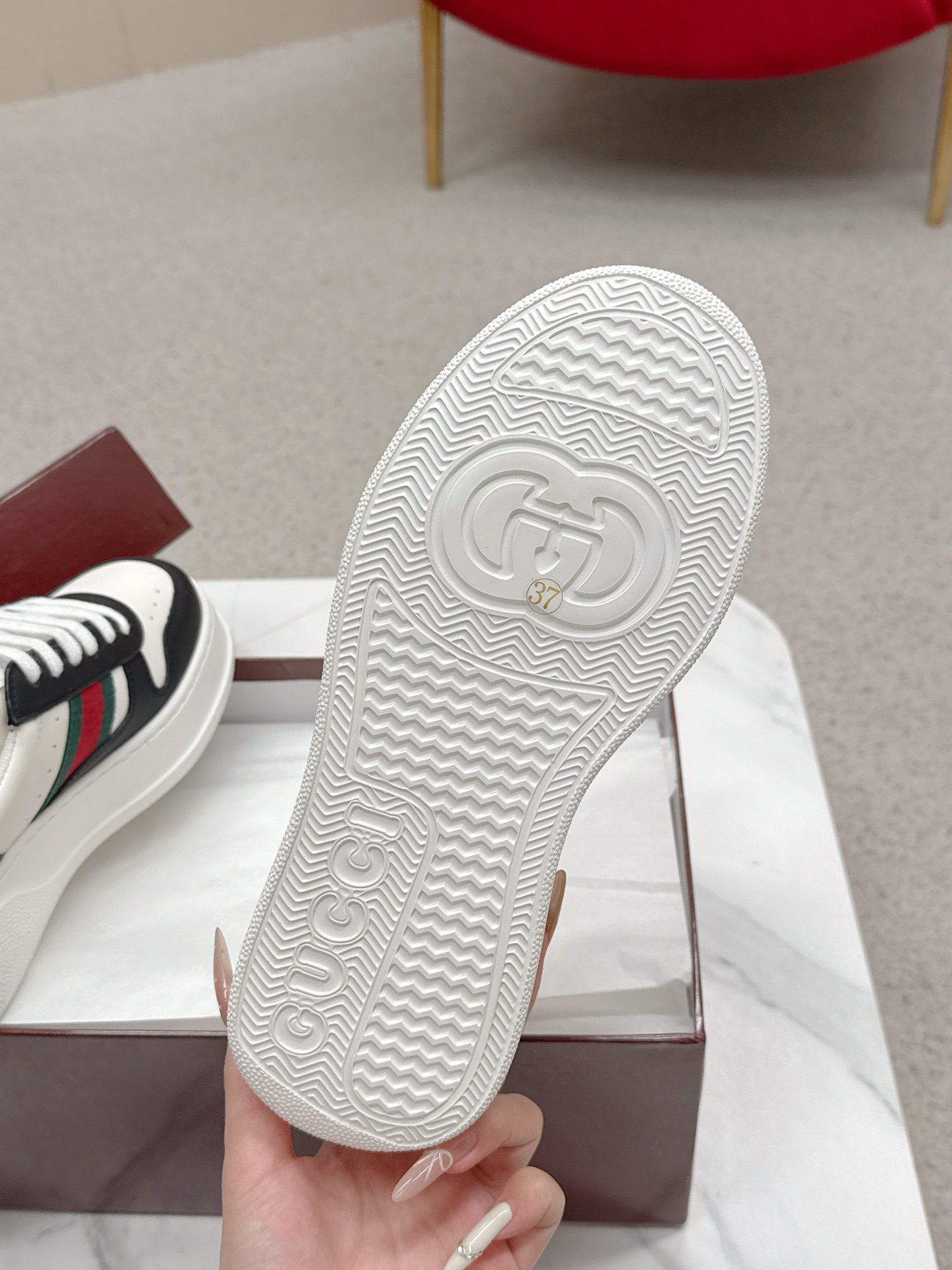Gucci 復刻 男女款 黑白拼接厚底運動鞋 經典條紋百搭款| 14 Gucci 復刻 男女款 黑白拼接厚底運動鞋 經典條紋百搭款