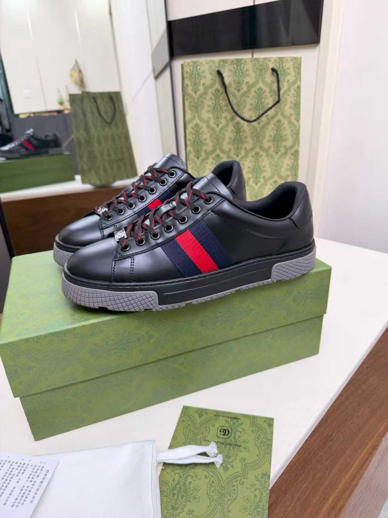 Gucci 一比一 男款 黑色條紋休閒鞋 經典百搭輕奢款