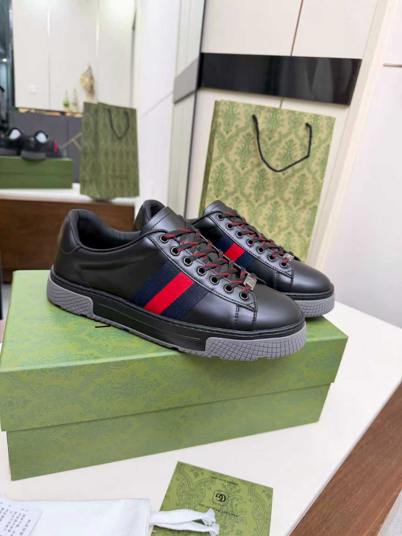 Gucci 一比一 男款 黑色條紋休閒鞋 經典百搭輕奢款