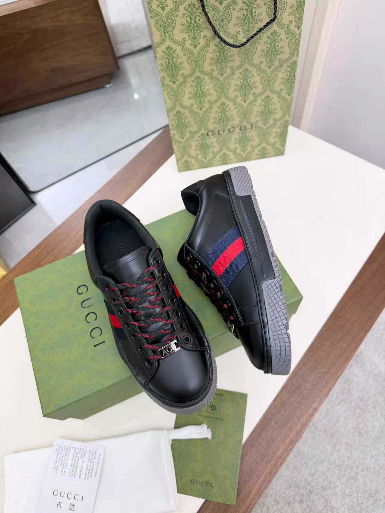 Gucci 一比一 男款 黑色條紋休閒鞋 經典百搭輕奢款